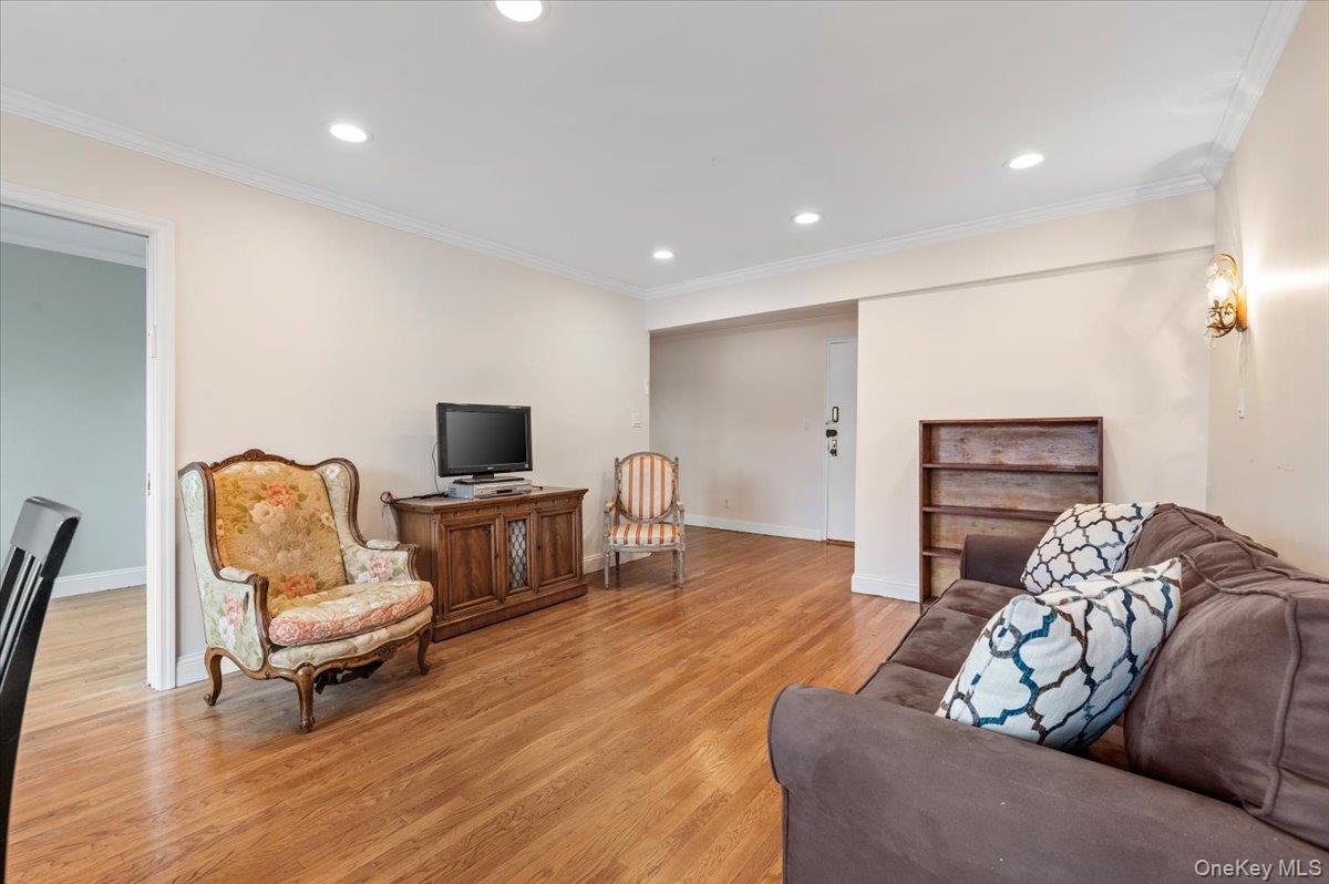 #7 photo, 833 Central Avenue, クイーンズ区 Far Rockaway , NY 11691