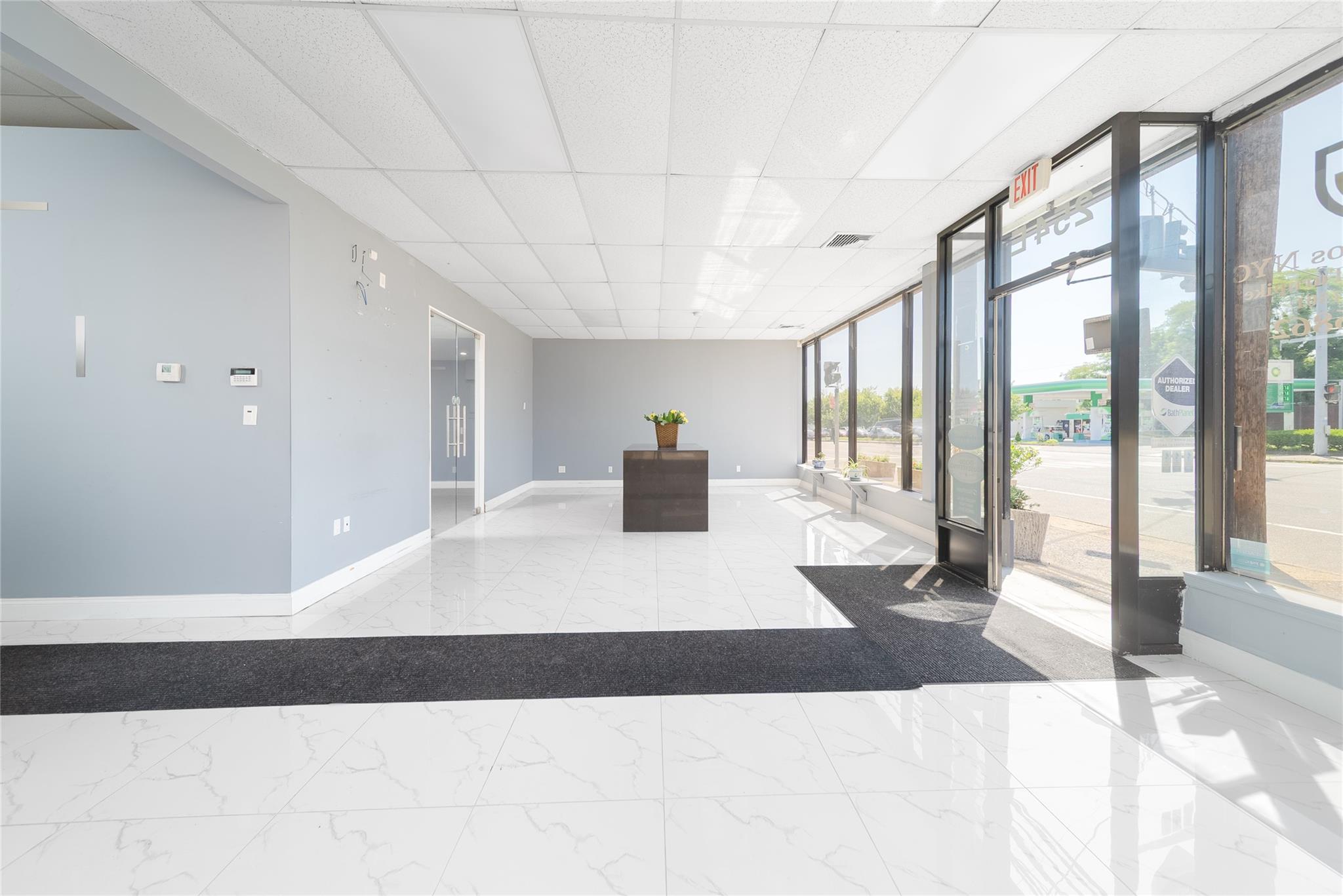 #3 photo, 254 E Jericho Turnpike, ナッソー郡 Mineola , NY 11501