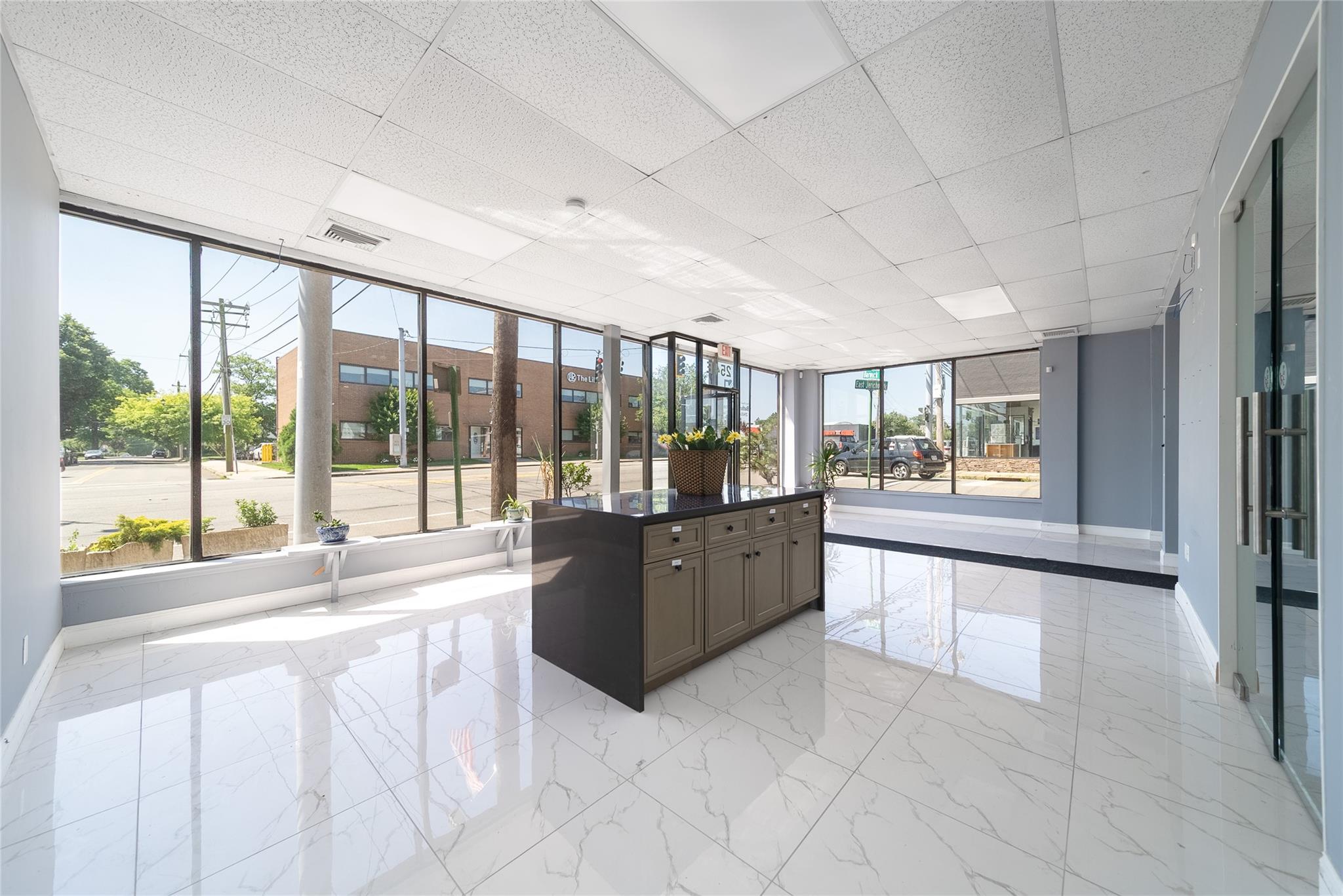 #4 photo, 254 E Jericho Turnpike, ナッソー郡 Mineola , NY 11501