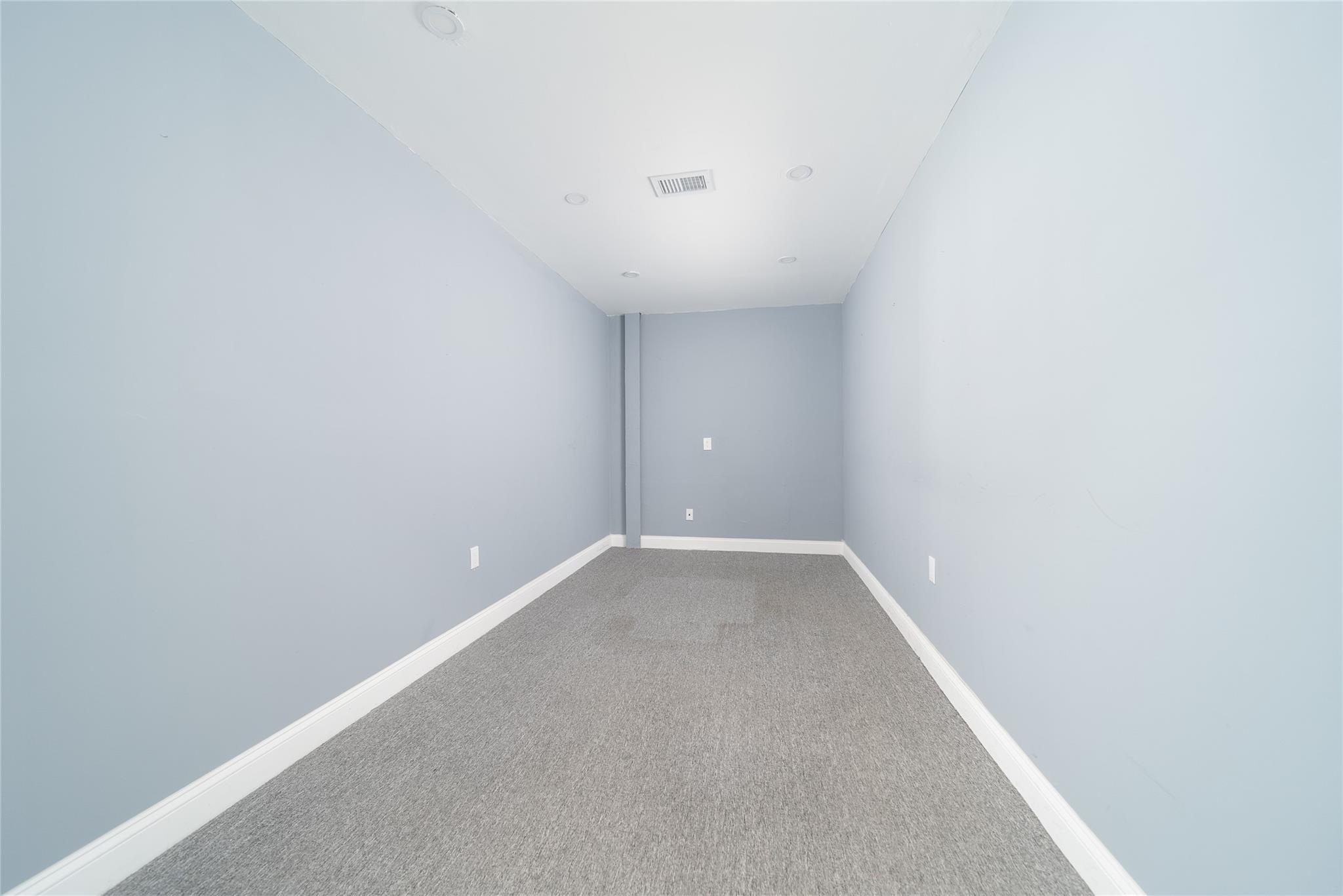 #8 photo, 254 E Jericho Turnpike, ナッソー郡 Mineola , NY 11501