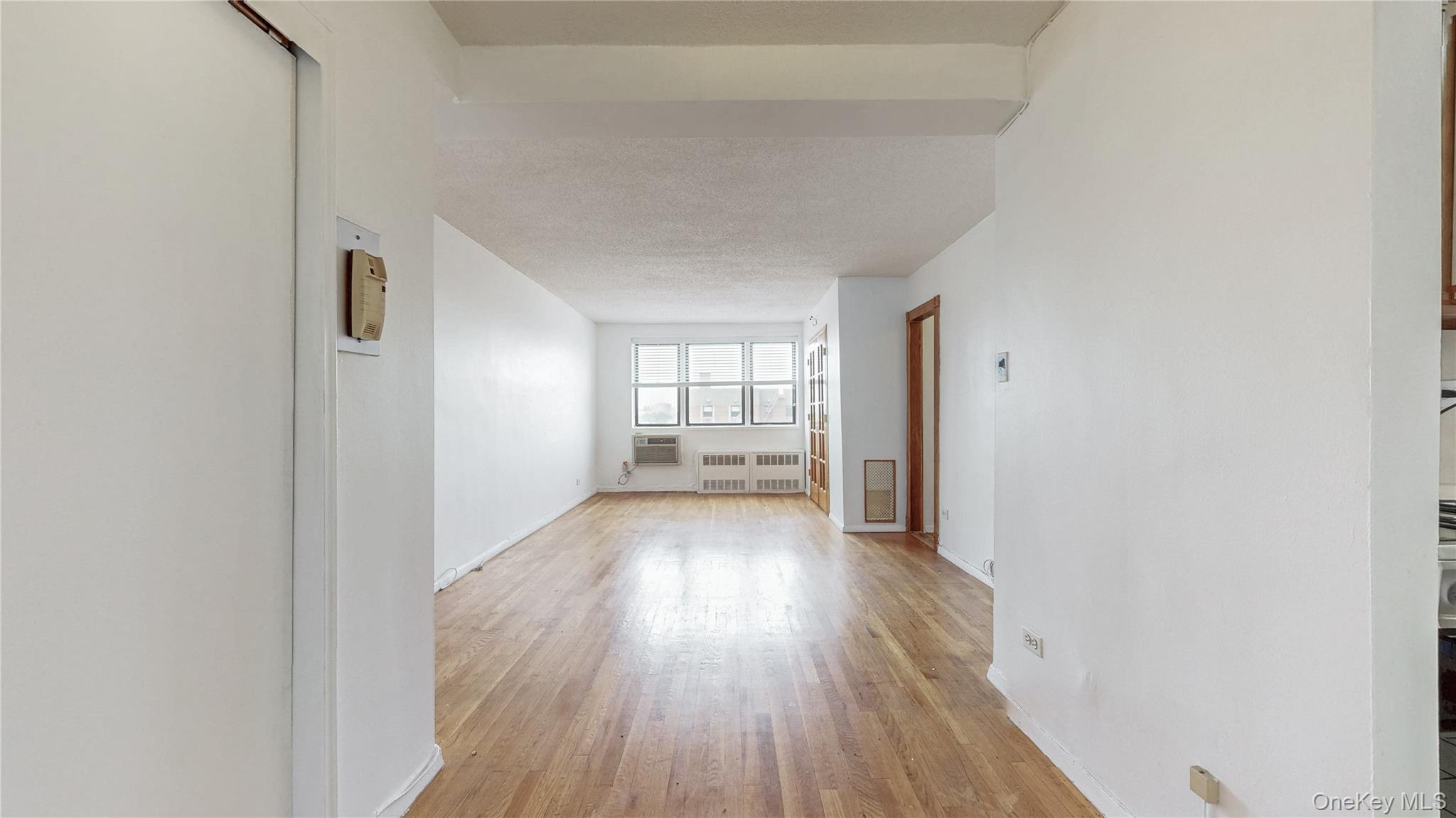 #4 photo, 8420 153rd Avenue, クイーンズ区 Howard Beach , NY 11414