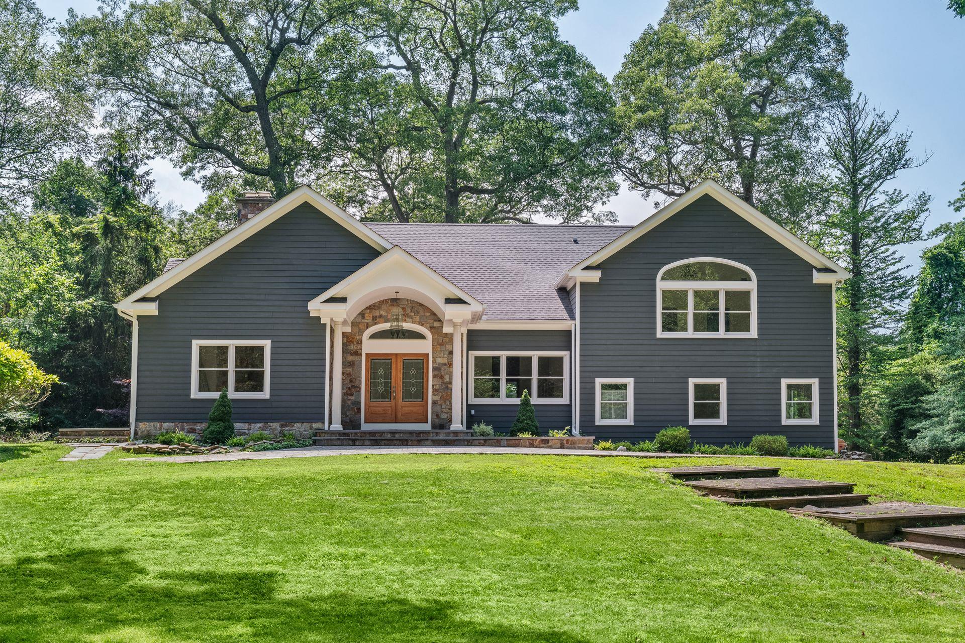 #1 photo, 18 Wilderness Road, Saint James , NY 11780