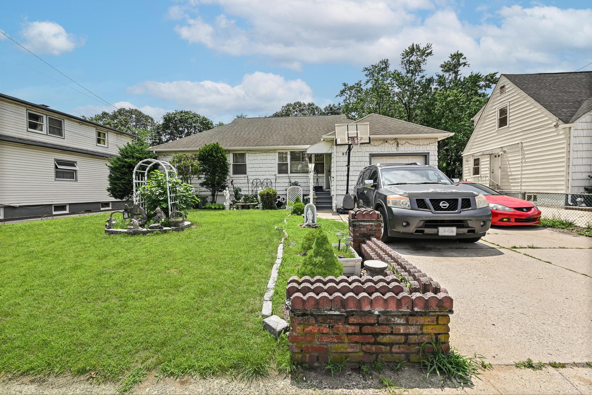 #1 photo, 92 Fir Street, ناسو Valley Stream , NY 11580