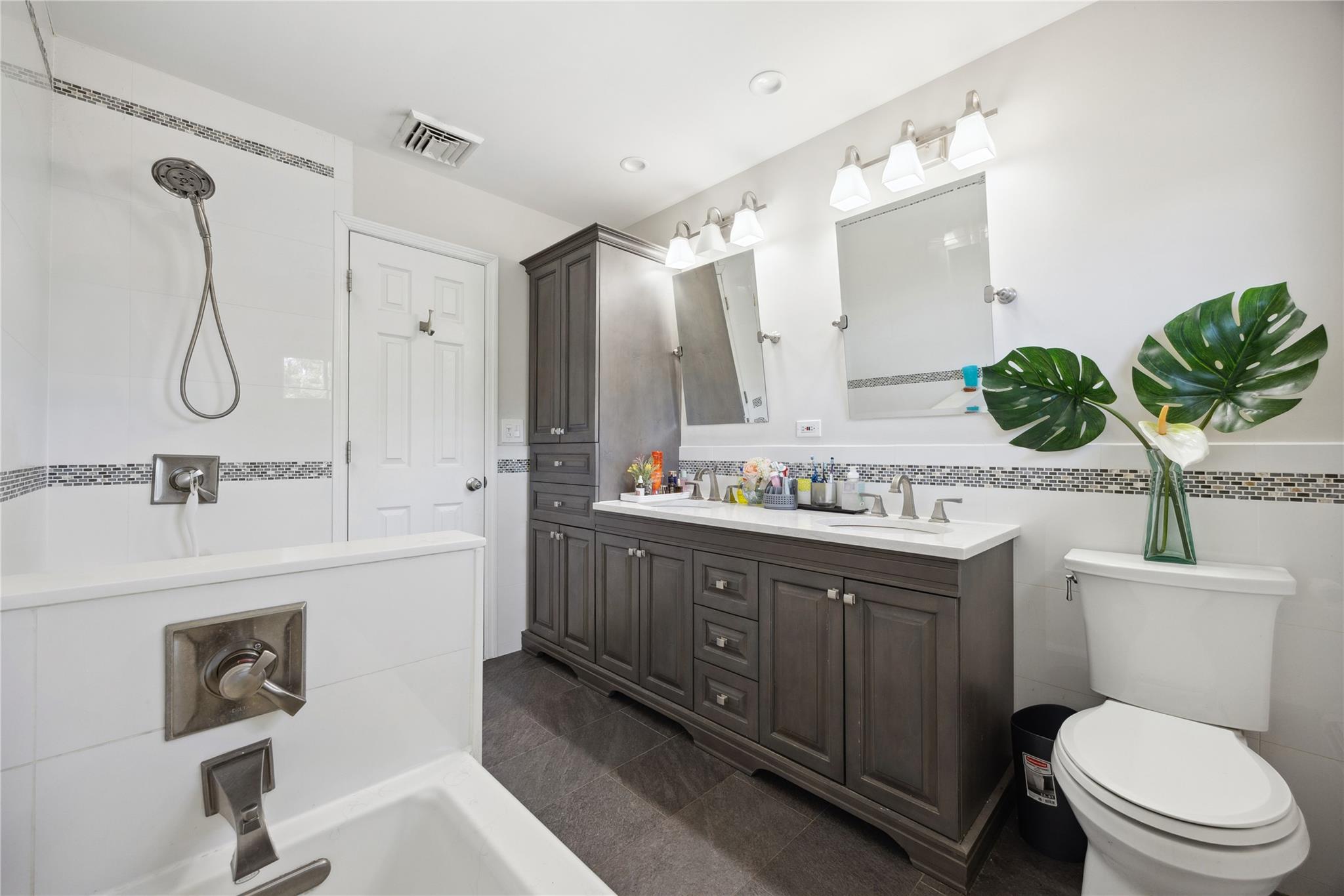 #13 photo, 2701 S Seamans Neck, 長島 Seaford , NY 11783