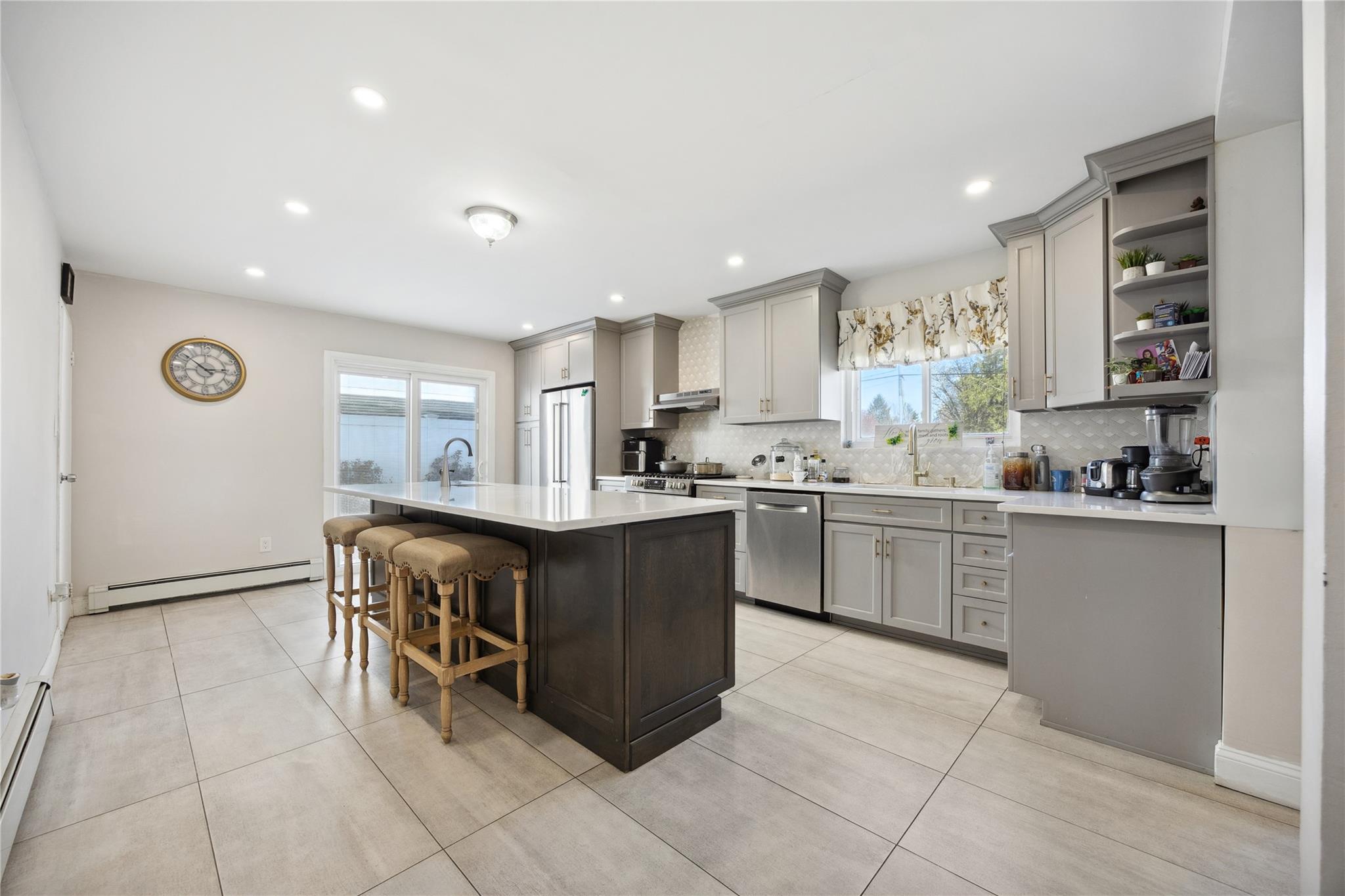 #6 photo, 2701 S Seamans Neck, 長島 Seaford , NY 11783