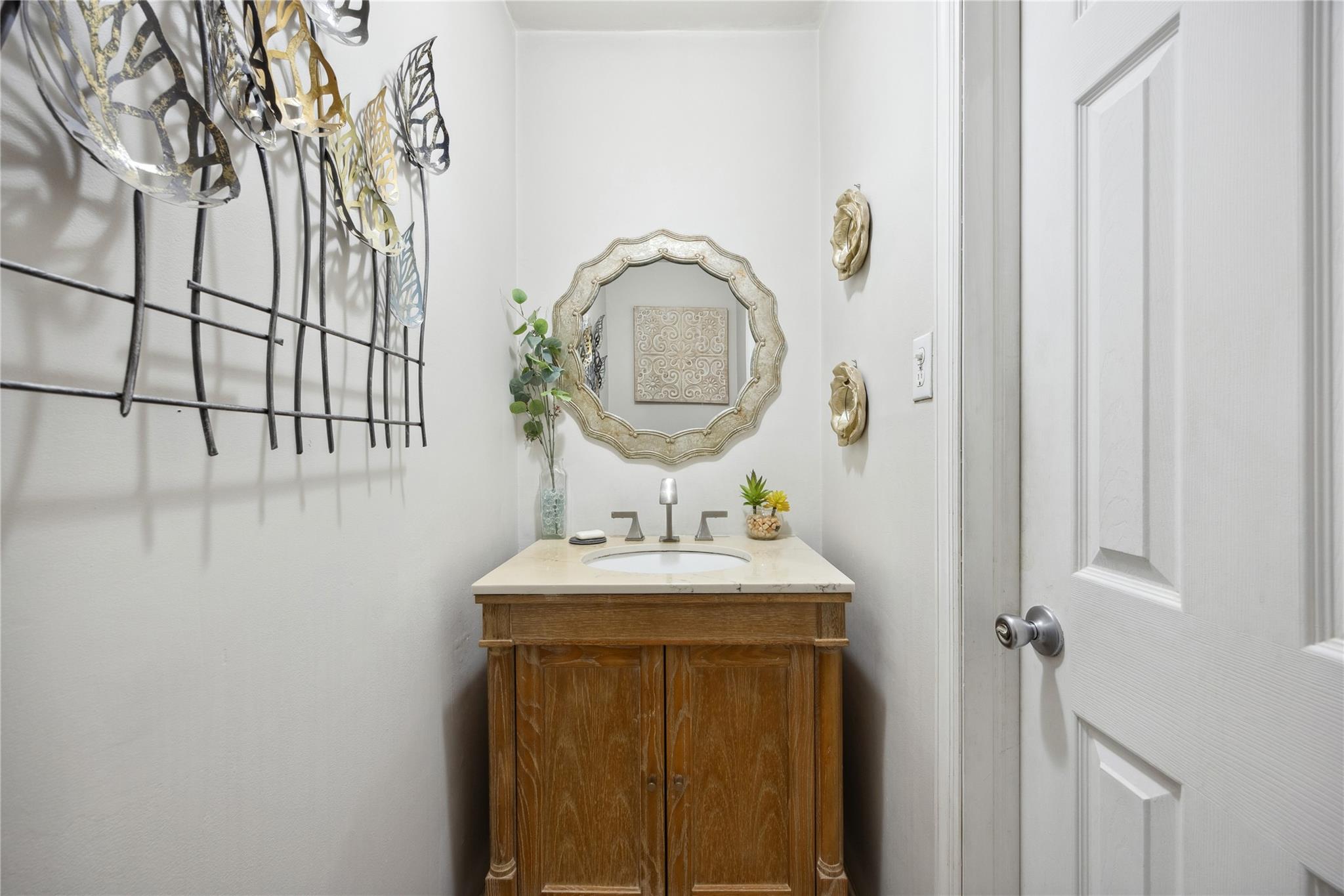 #8 photo, 2701 S Seamans Neck, 長島 Seaford , NY 11783