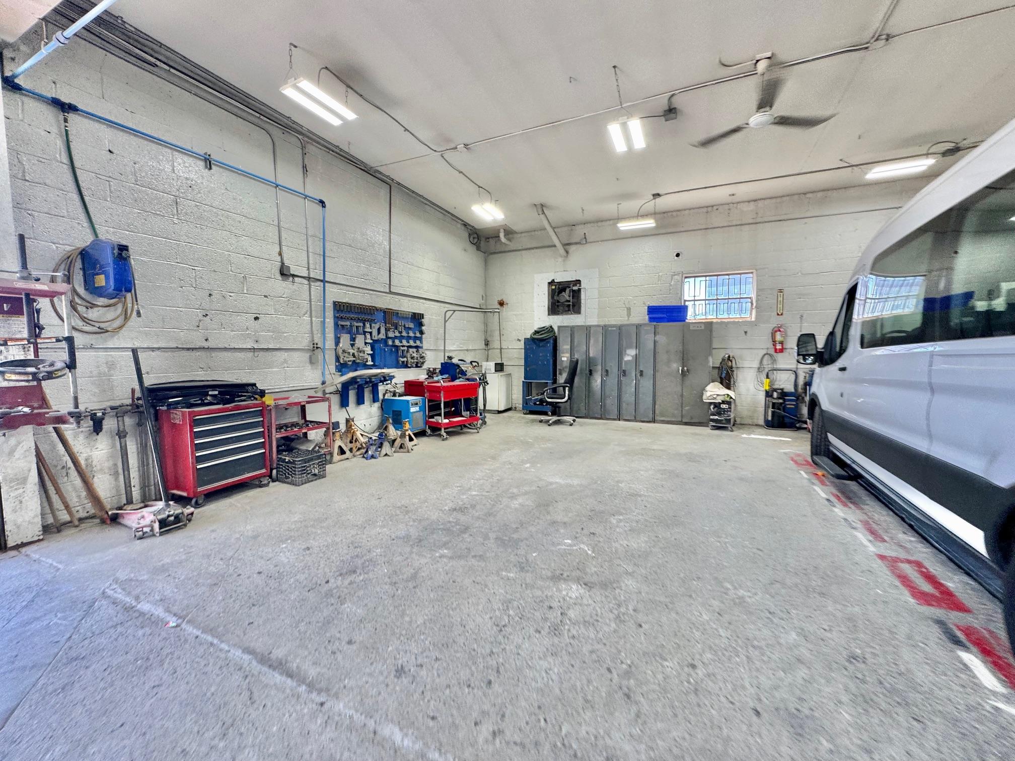 #8 photo, 146-10 Guy R. Brewer Boulevard, クイーンズ区 Jamaica , NY 11434