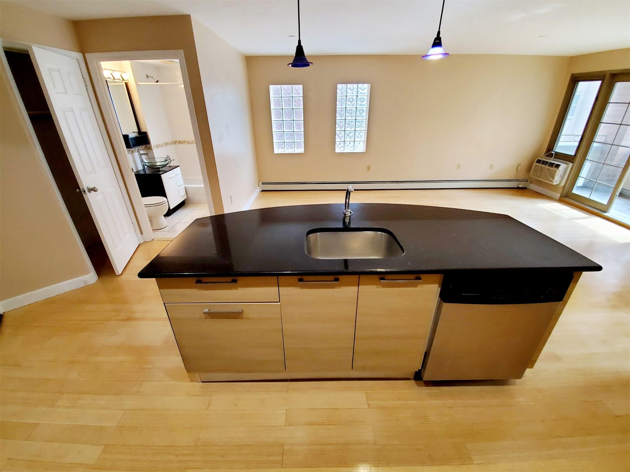 #11 photo, 83-75 117th Street, クイーンズ区 Kew Gardens , NY 11418