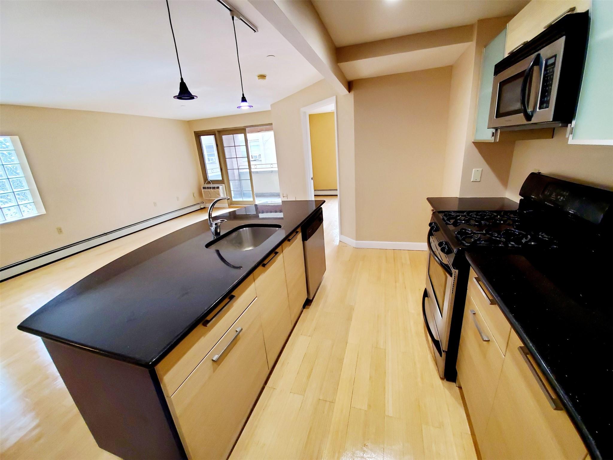 #13 photo, 83-75 117th Street, クイーンズ区 Kew Gardens , NY 11418