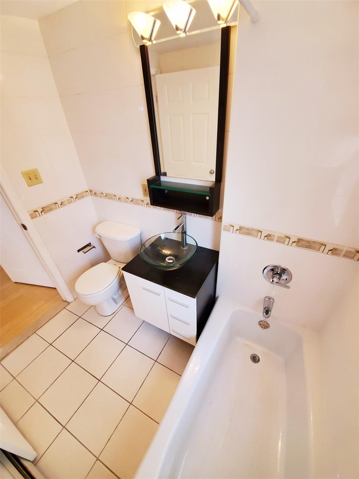 #18 photo, 83-75 117th Street, クイーンズ区 Kew Gardens , NY 11418