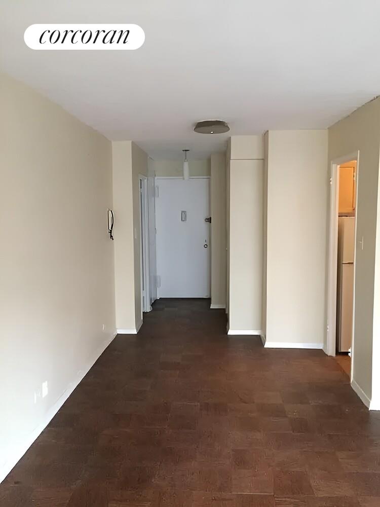 #2 photo, 220 E 60TH Street, マンハッタン Lenox Hill , NY 10022