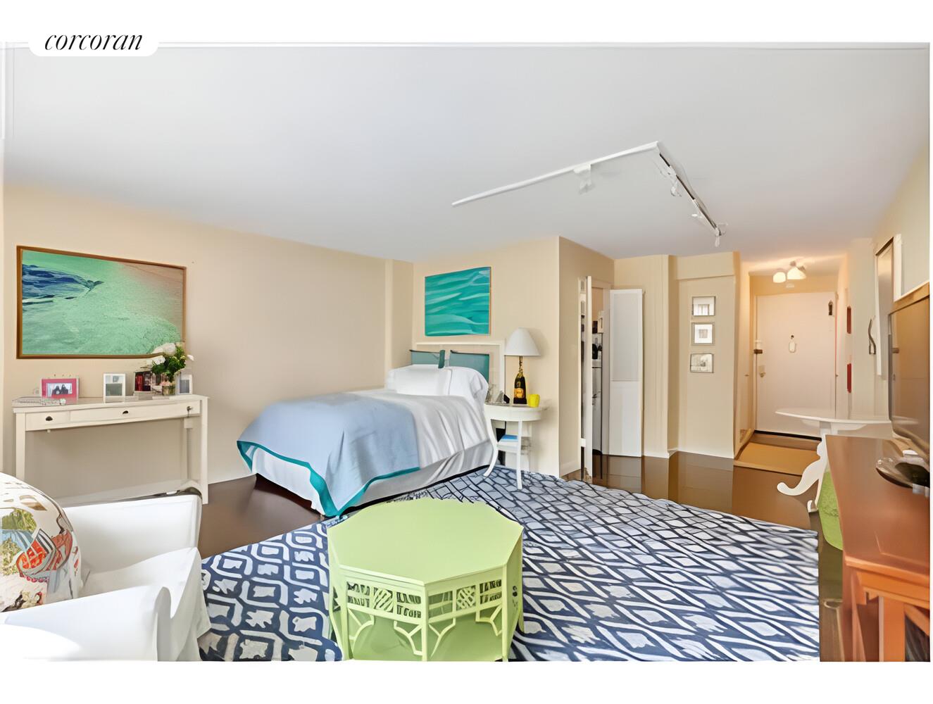 #1 photo, 220 E 60TH Street, Lenox Hill , NY 10022