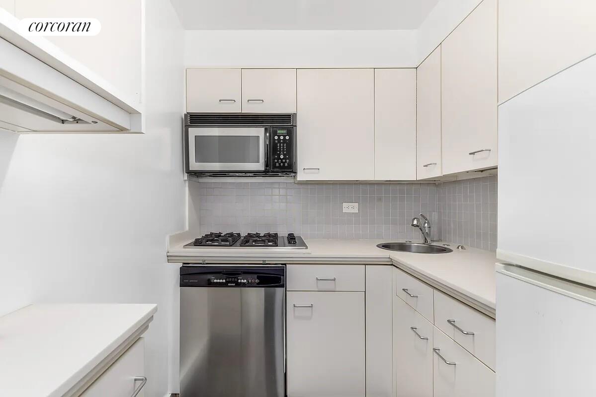 #4 photo, 220 E 60TH Street, マンハッタン Lenox Hill , NY 10022