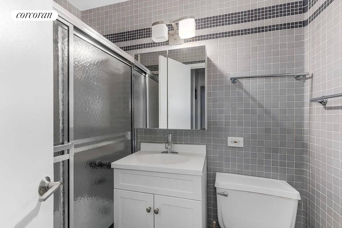 #5 photo, 220 E 60TH Street, マンハッタン Lenox Hill , NY 10022