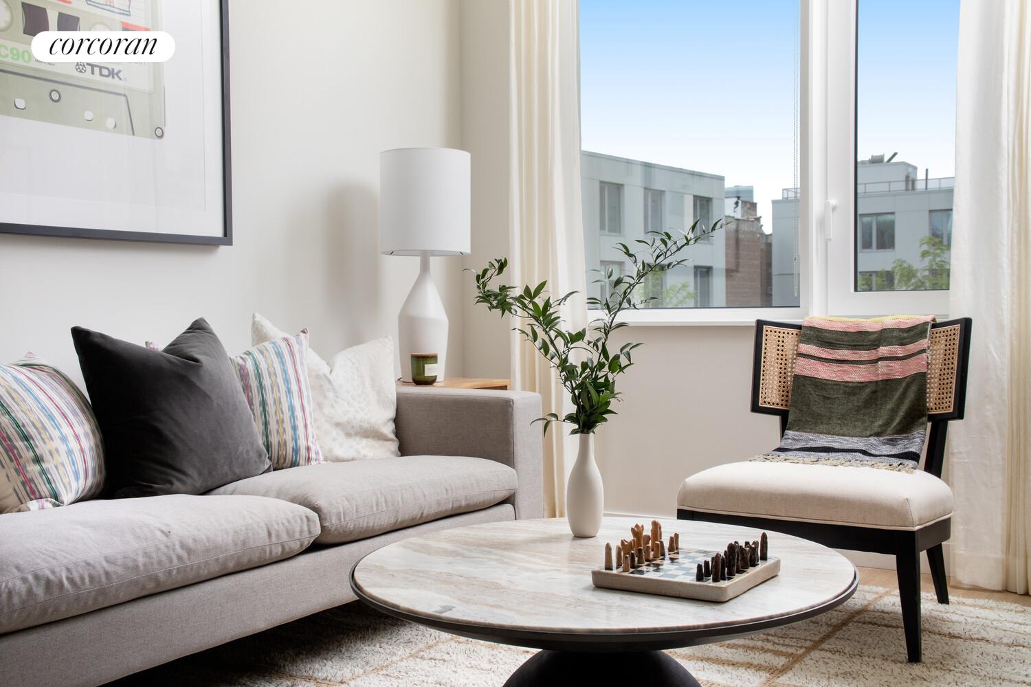 #4 photo, Astoria, كوينز Astoria , NY 11102