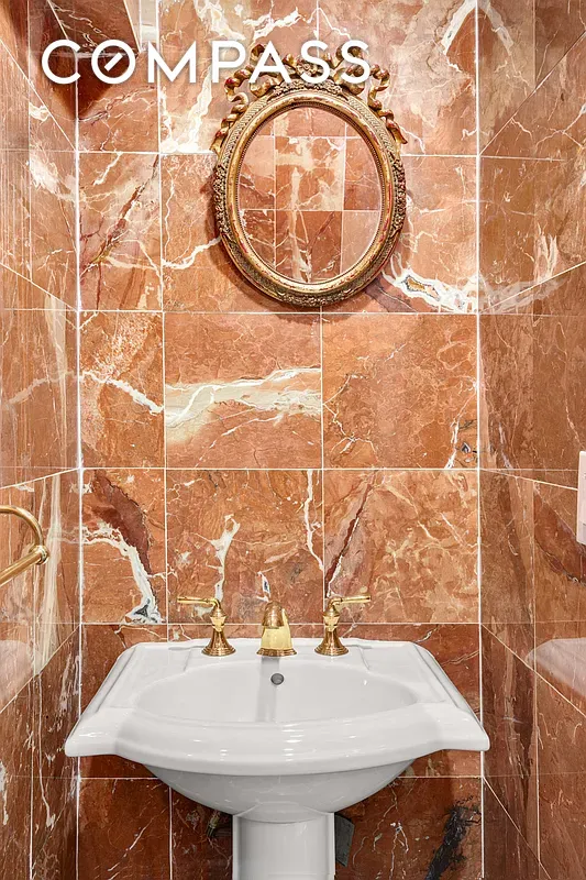 #13 photo, New York City, マンハッタン Upper East Side , NY 10021