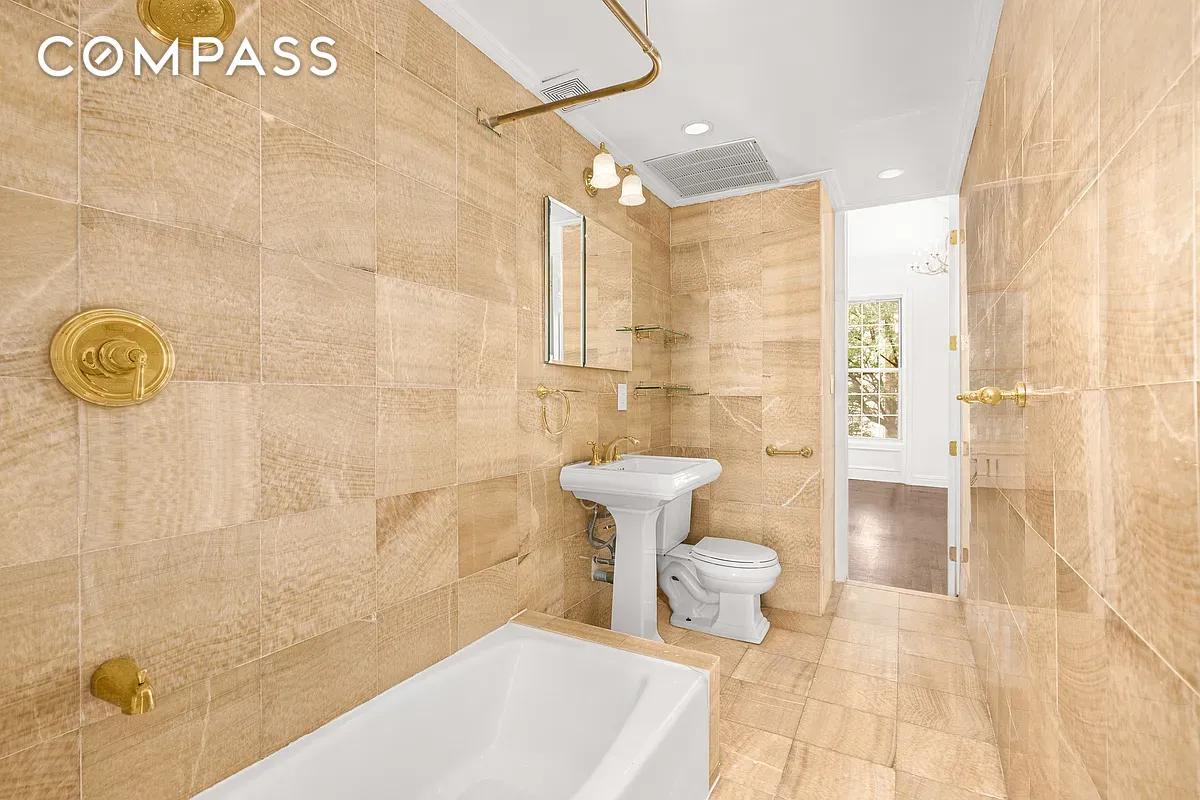 #8 photo, New York City, マンハッタン Upper East Side , NY 10021