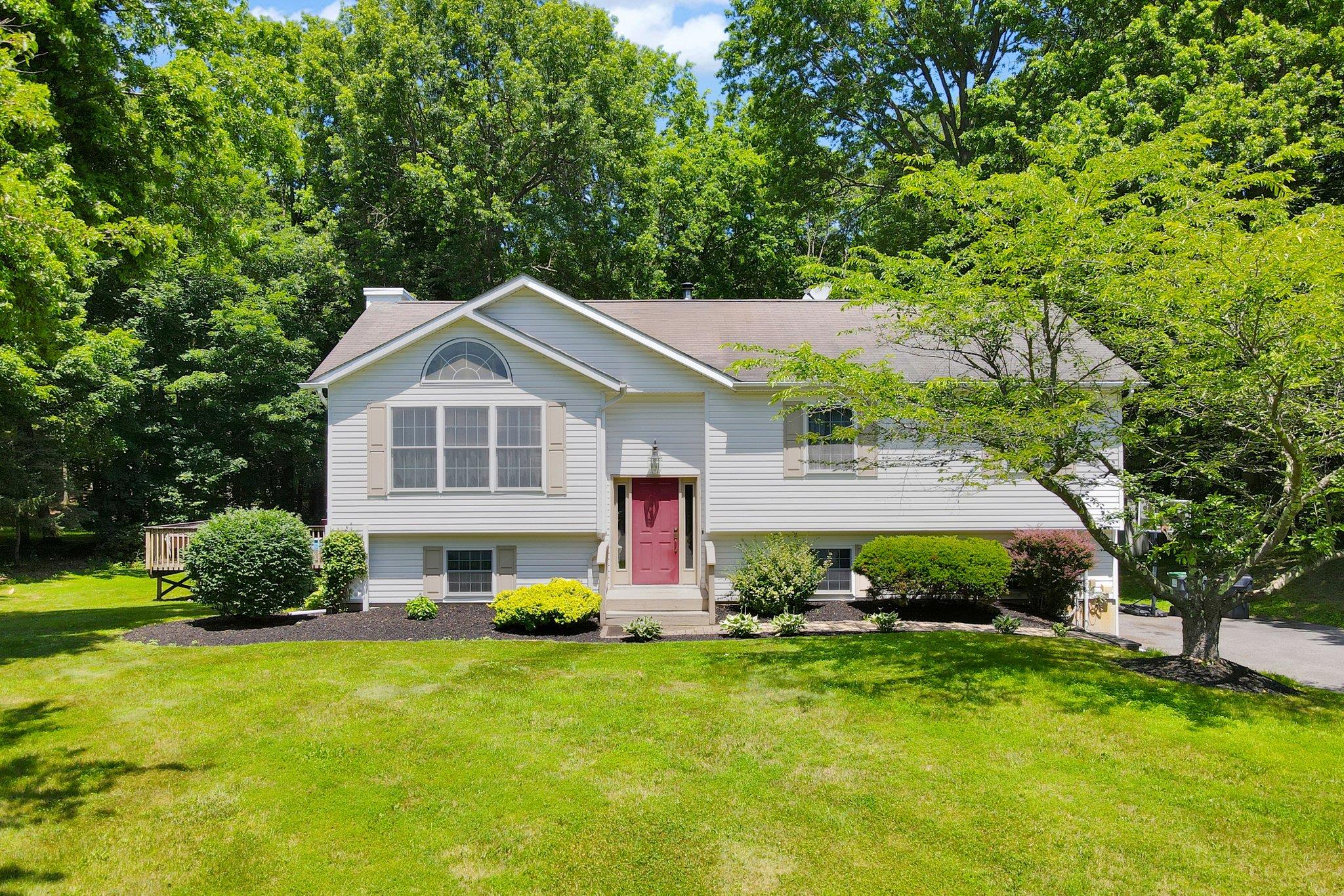 #1 photo, 5 Thompson Court, Campbell Hall , NY 10916