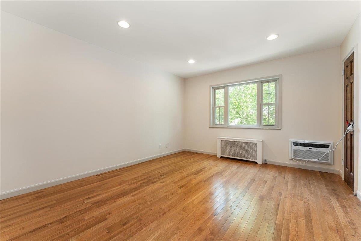 #8 photo, 1859 Hone Avenue, ブロンクス区 Bronx , NY 10461