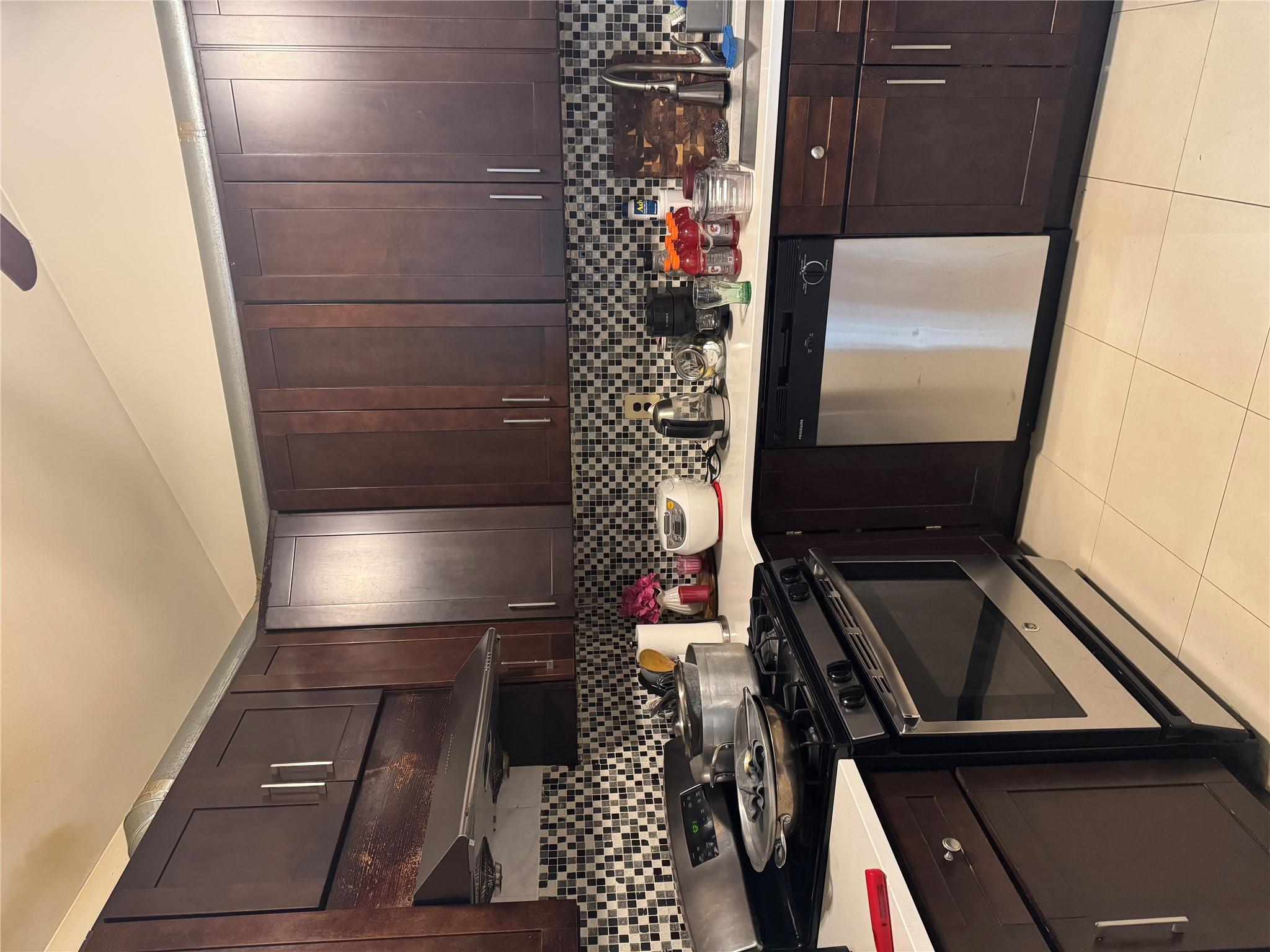 #8 photo, 411 121st Street, クイーンズ区 College Point , NY 11356