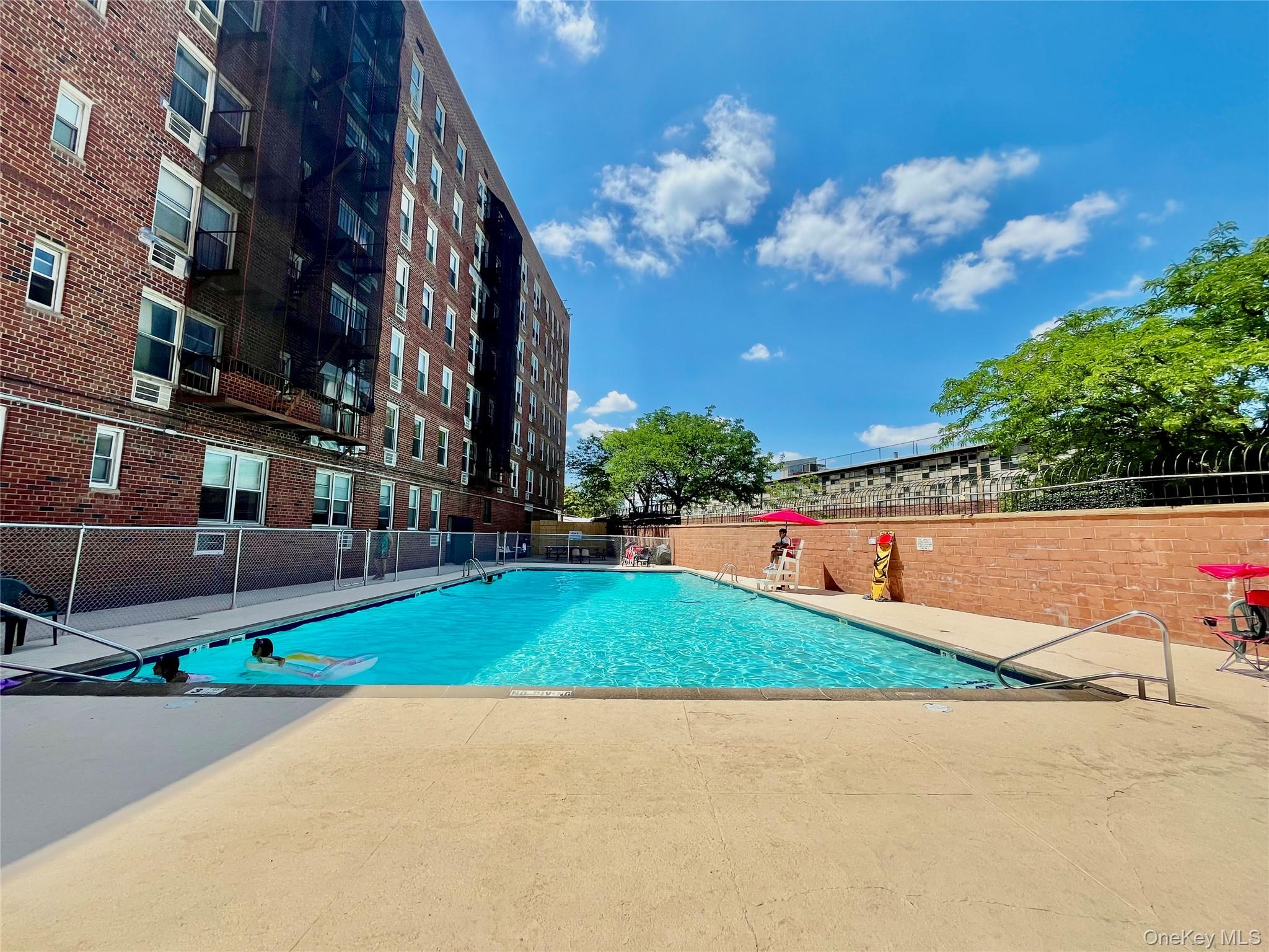 #14 photo, 46-01 39th Avenue, クイーンズ区 Woodside , NY 11104