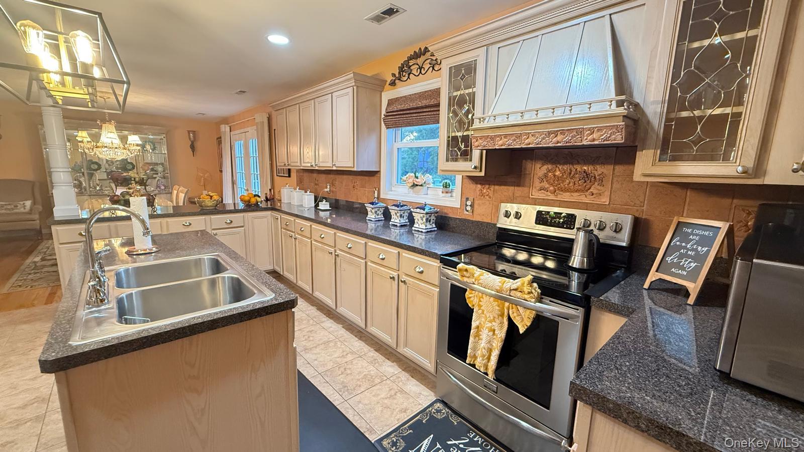 #12 photo, 65 Colin Drive, サフォーク郡 Shirley , NY 11967