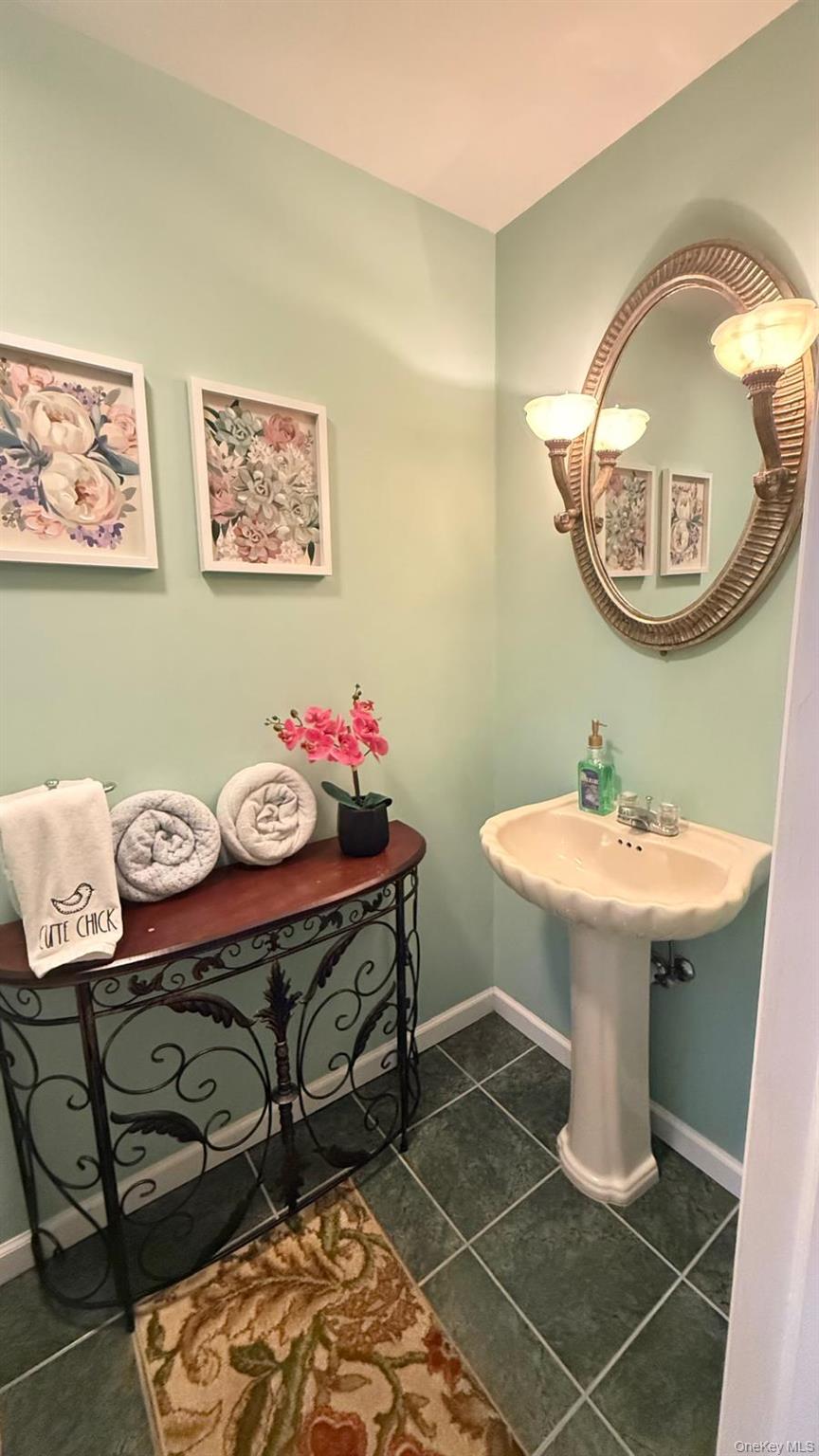 #13 photo, 65 Colin Drive, サフォーク郡 Shirley , NY 11967