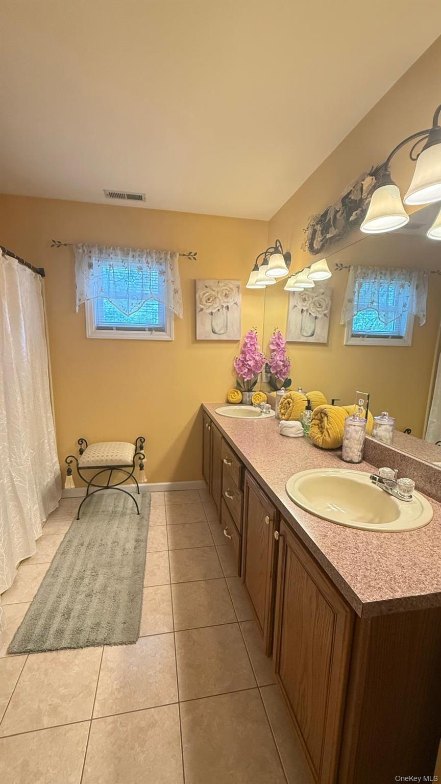 #19 photo, 65 Colin Drive, サフォーク郡 Shirley , NY 11967