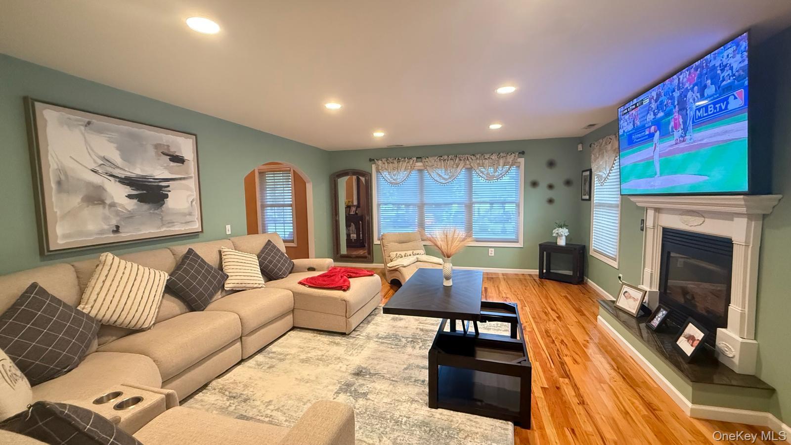 #8 photo, 65 Colin Drive, サフォーク郡 Shirley , NY 11967