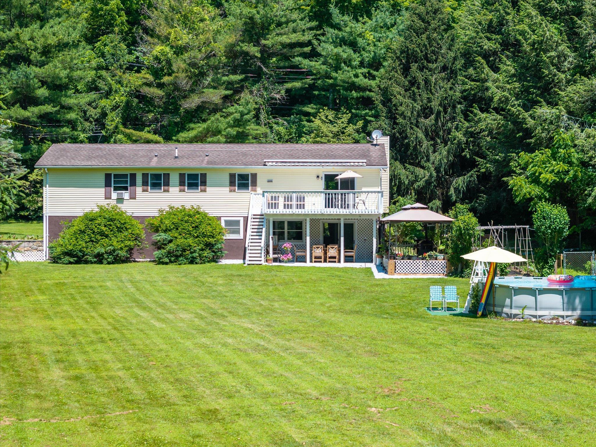 #1 photo, 542 Peekskill Hollow Road, Putnam Valley , NY 10579