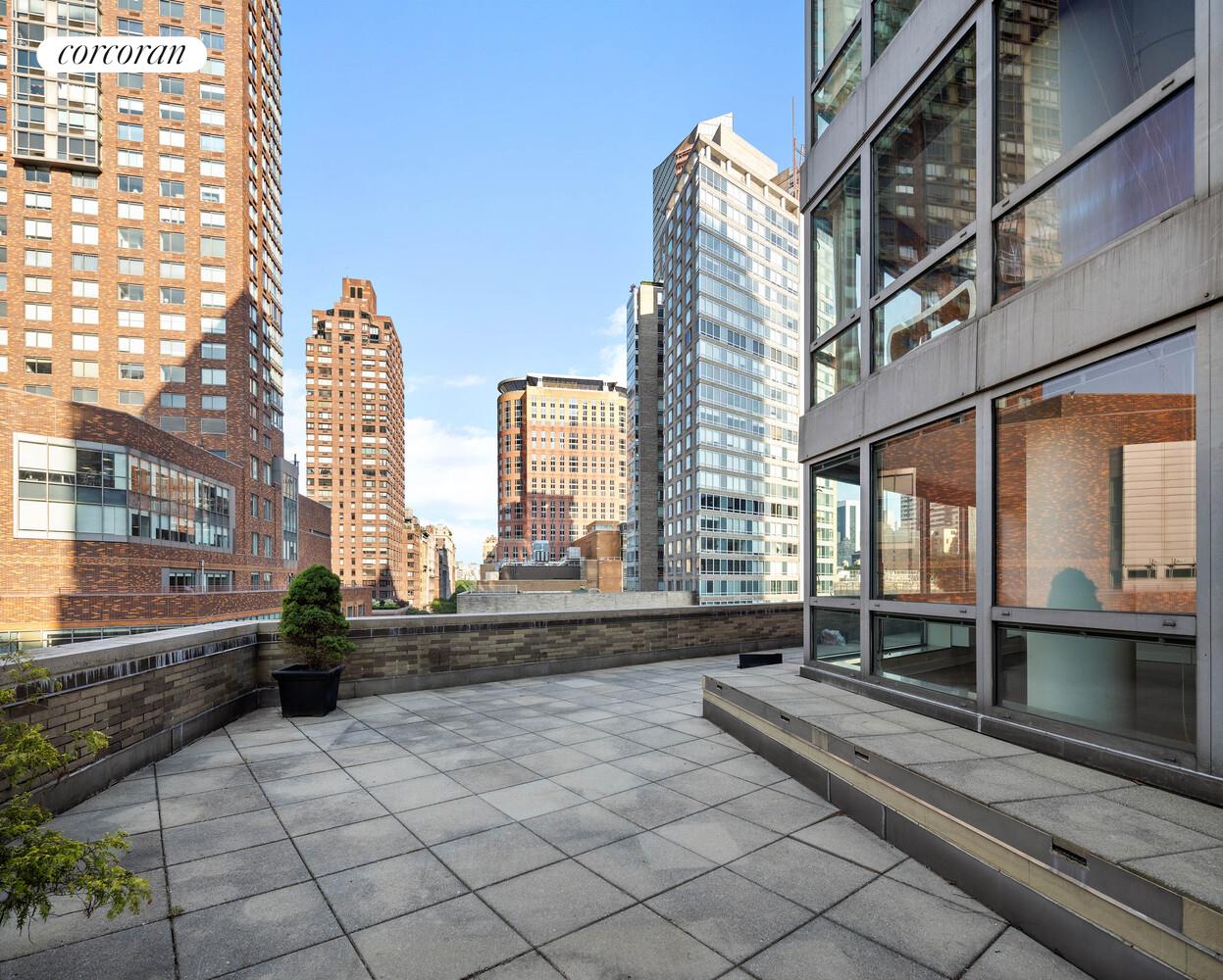 #5 photo, 1965 BROADWAY, マンハッタン Lincoln Square , NY 10023