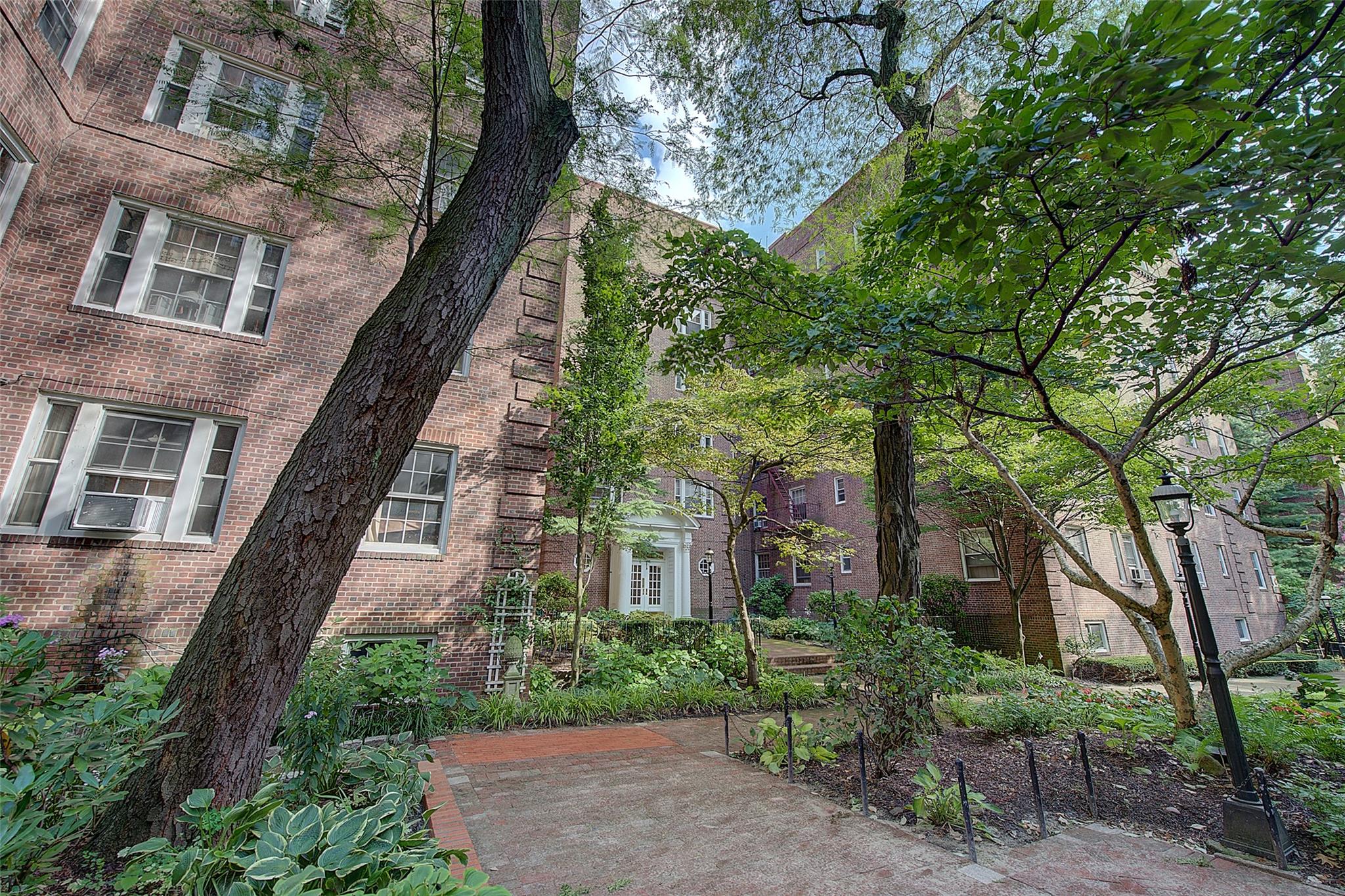 #1 photo, 117-01 Park Lane South, Kew Gardens , NY 11415