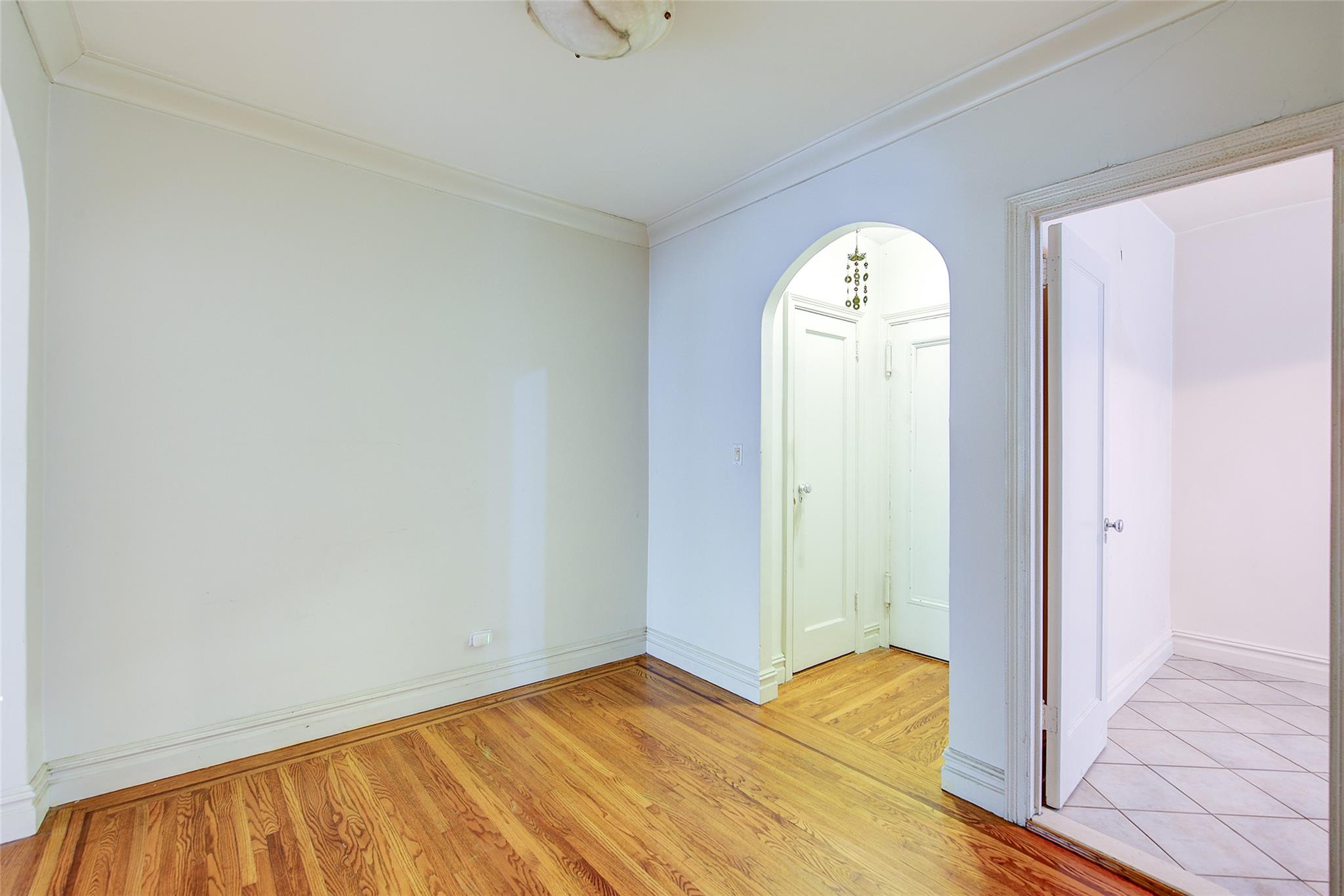 #16 photo, 117-01 Park Lane South, クイーンズ区 Kew Gardens , NY 11415