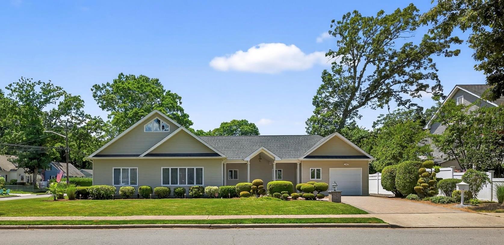 #1 photo, 1 Bedford Avenue, Massapequa , NY 11758