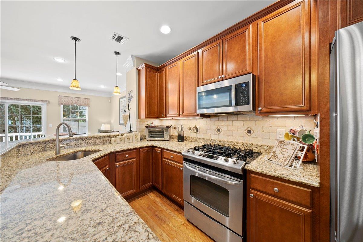 #11 photo, 102 Paget Lane, Massapequa , NY 11758