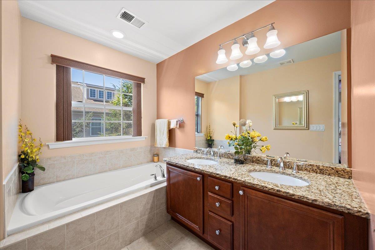 #17 photo, 102 Paget Lane, Massapequa , NY 11758