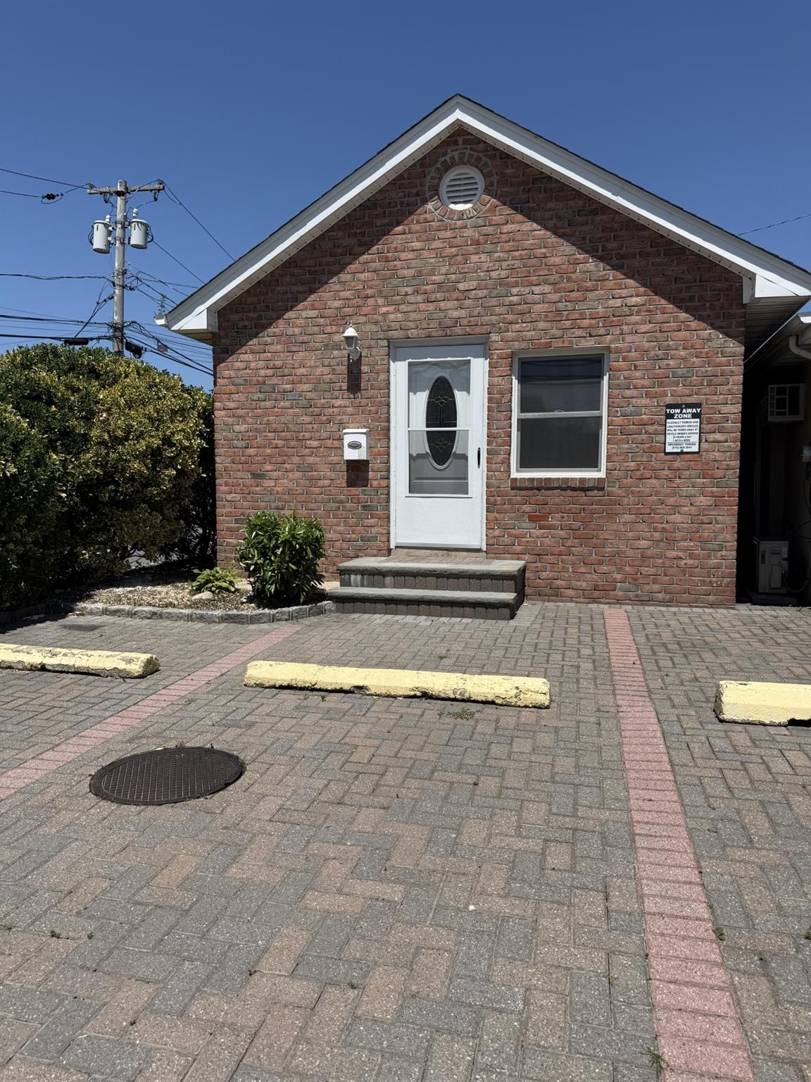 #1 photo, 355 Bayville Avenue, Bayville , NY 11709