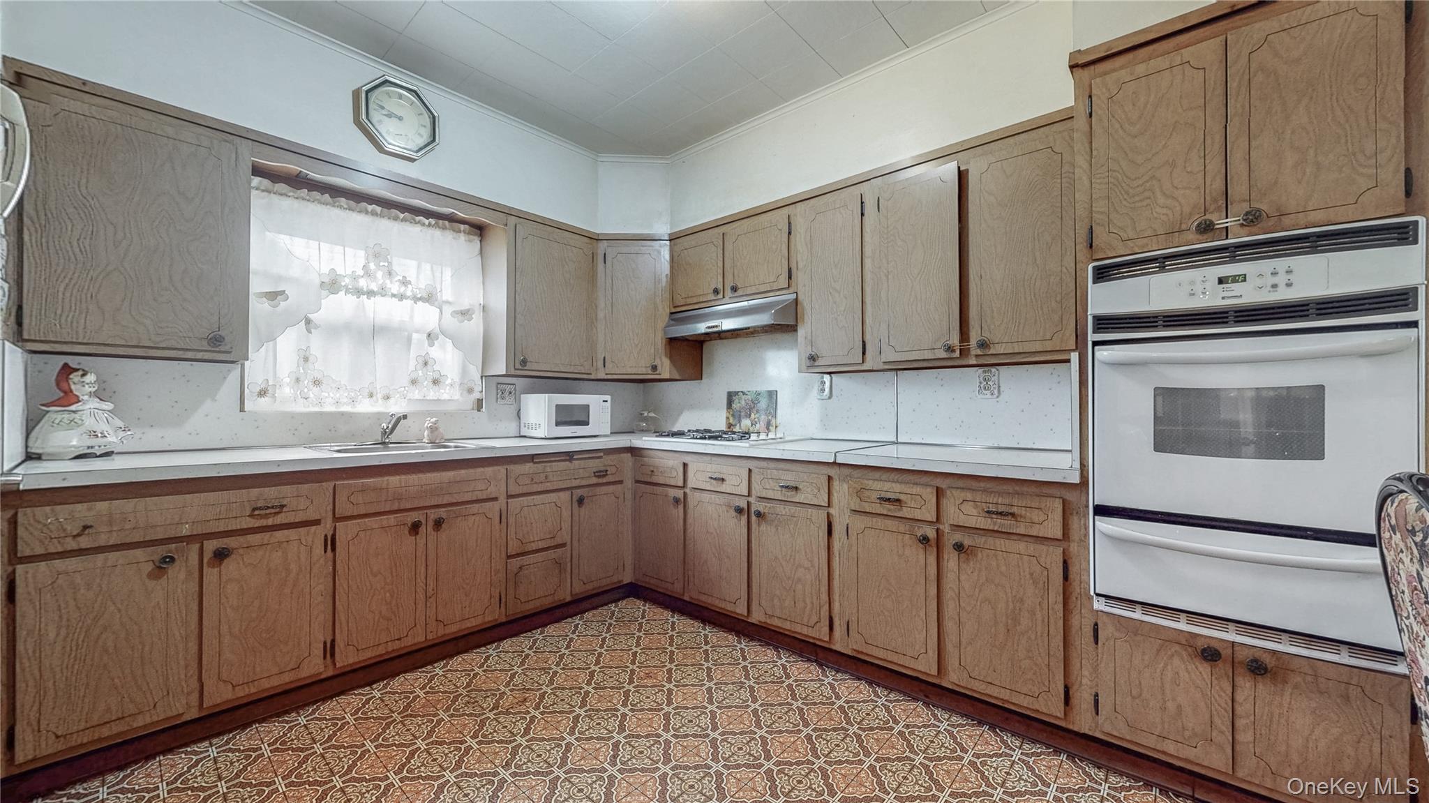 #7 photo, 151-07 85th Avenue, Briarwood , NY 11432