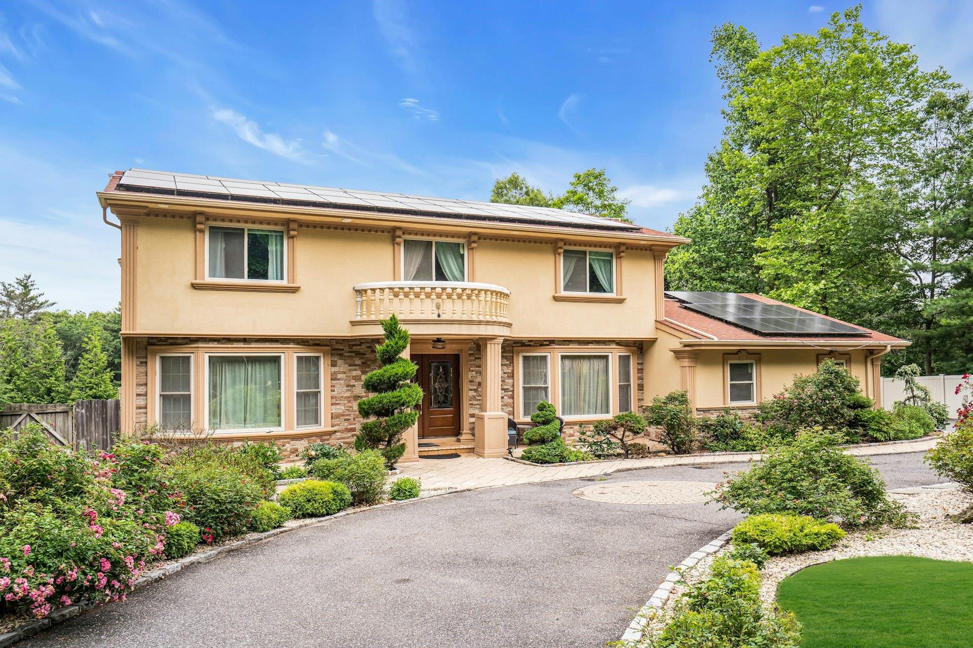 #1 photo, 41 Hearthstone Drive, Dix Hills , NY 11746