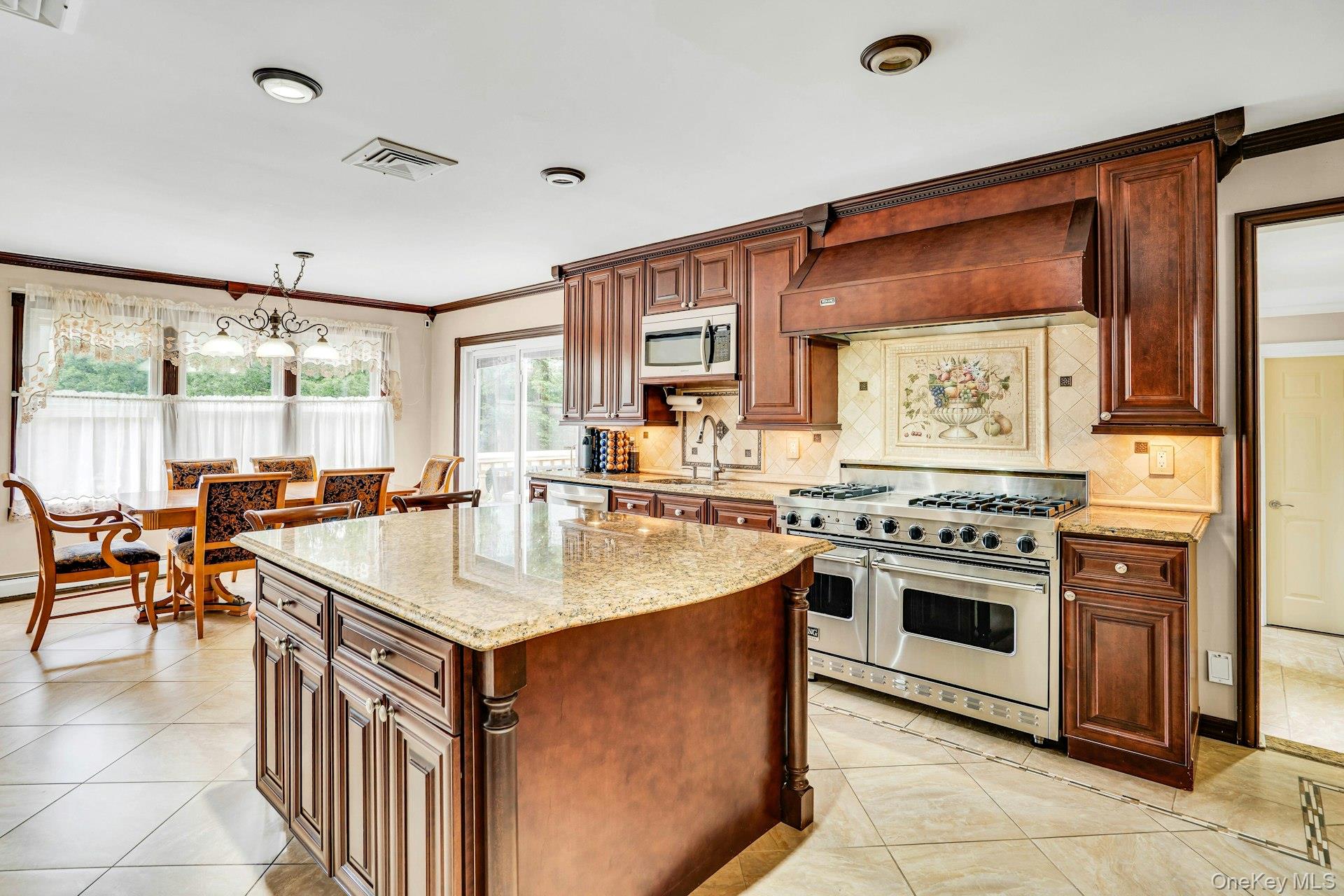 #16 photo, 41 Hearthstone Drive, サフォーク郡 Dix Hills , NY 11746