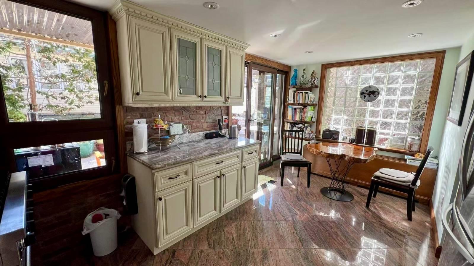 #3 photo, 5741 58th Street, 皇后區 麦斯佩斯 Maspeth , NY 11378