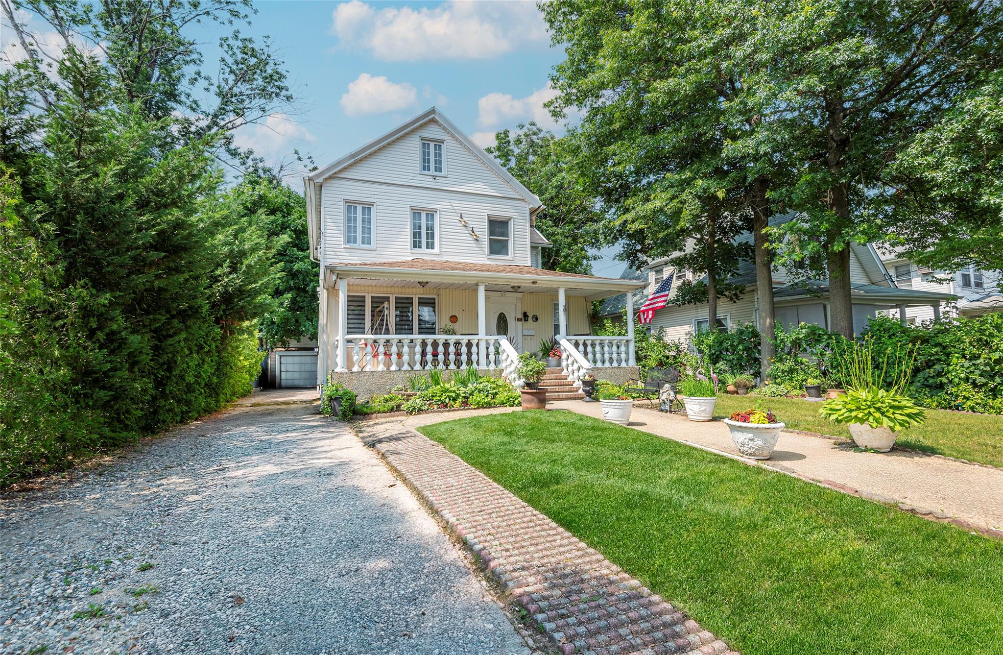 #2 photo, 17 Hicks Lane, ナッソー郡 Great Neck , NY 11024