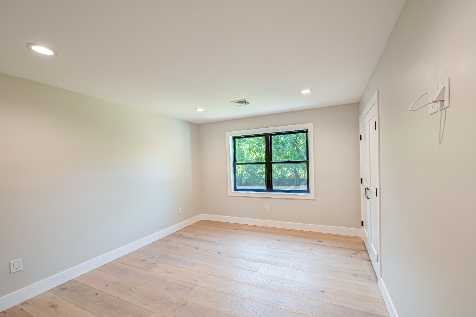 #27 photo, 120 Fifth Street, Saint James , NY 11780