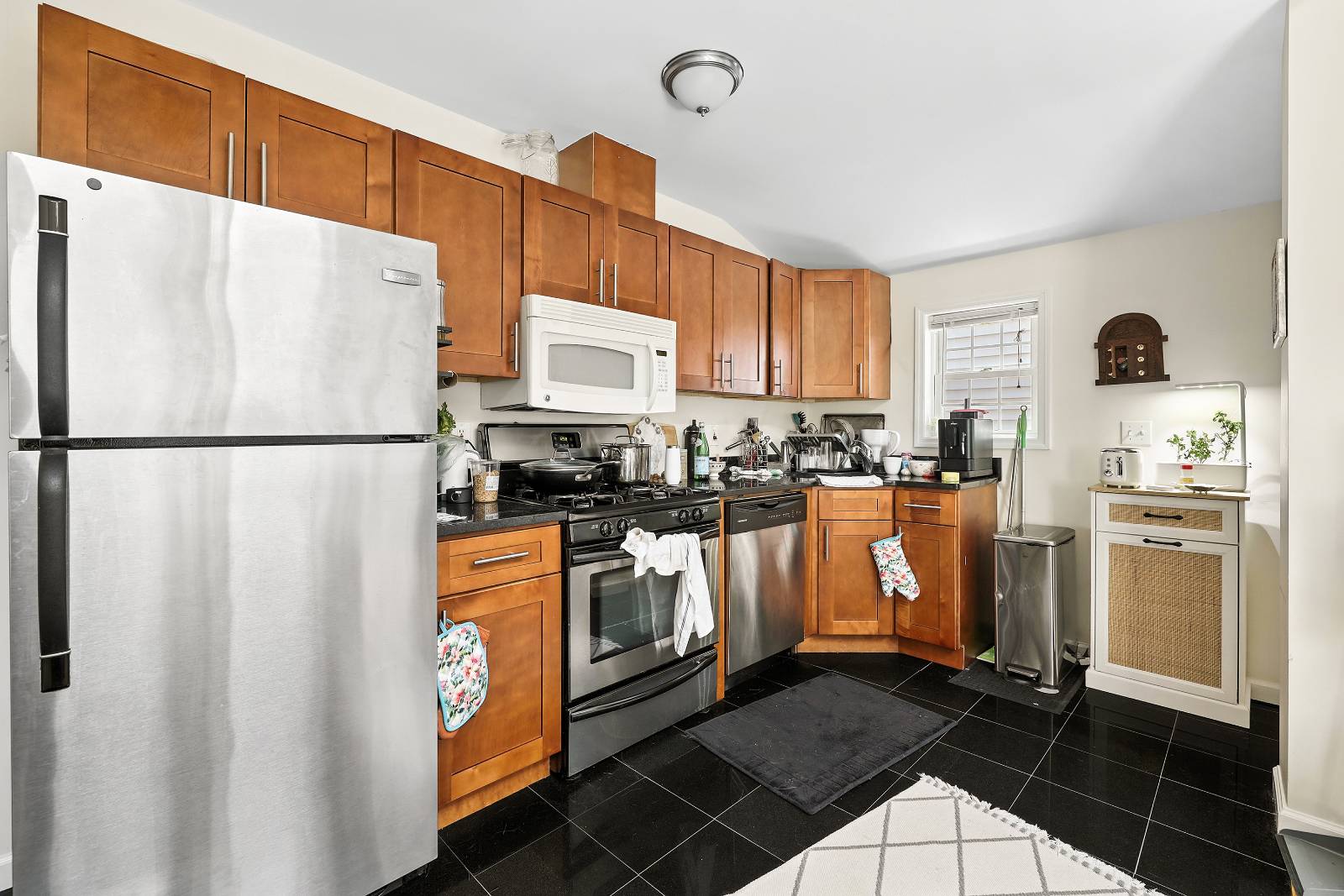 #11 photo, 42-19 214th pl, Bayside , NY 11361