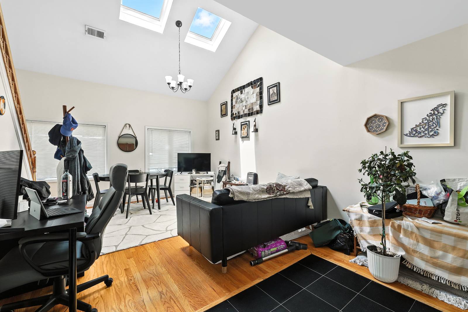 #22 photo, 42-19 214th pl, Bayside , NY 11361