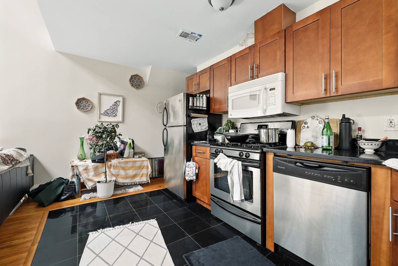 #23 photo, 42-19 214th pl, Bayside , NY 11361