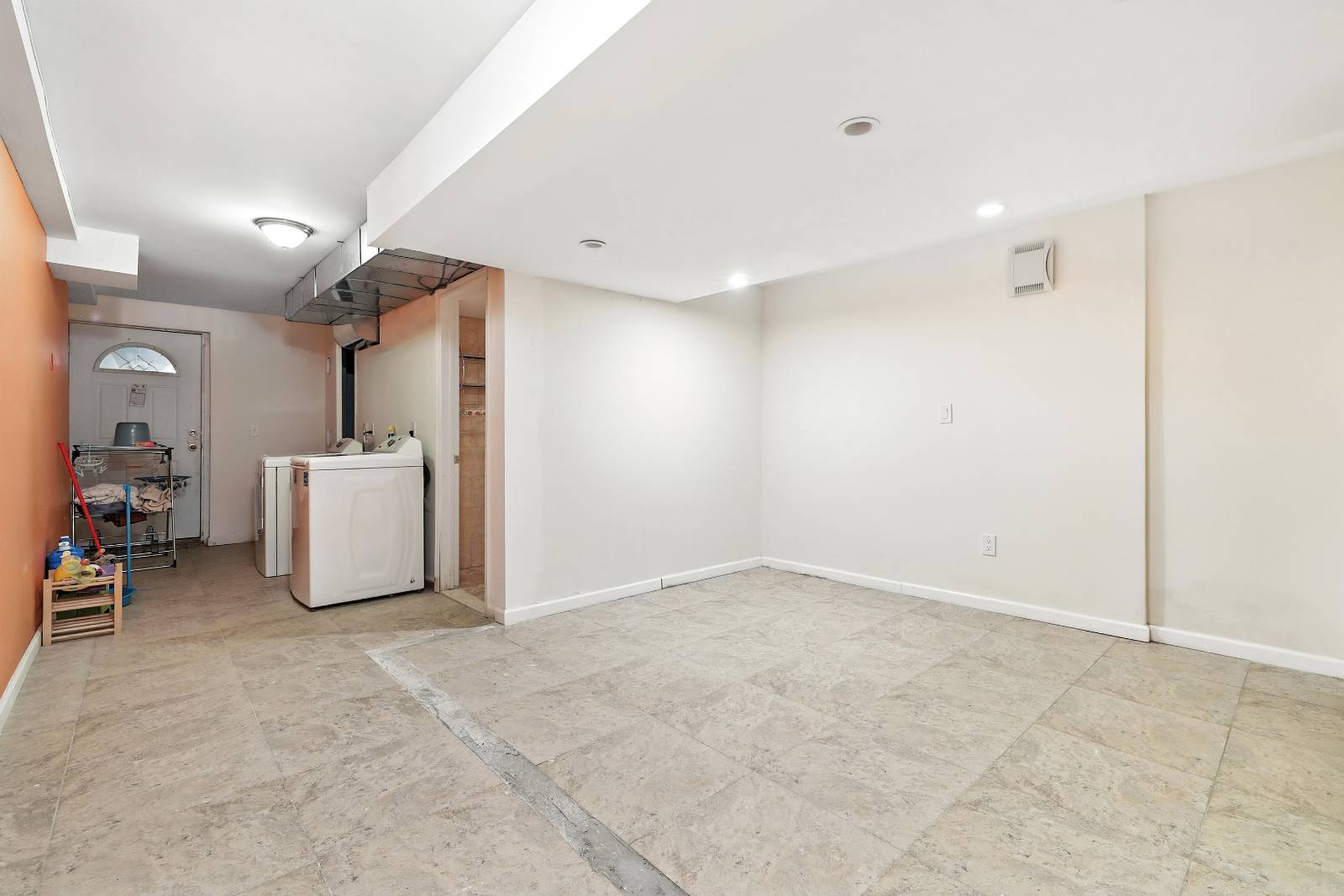 #33 photo, 42-19 214th pl, Bayside , NY 11361