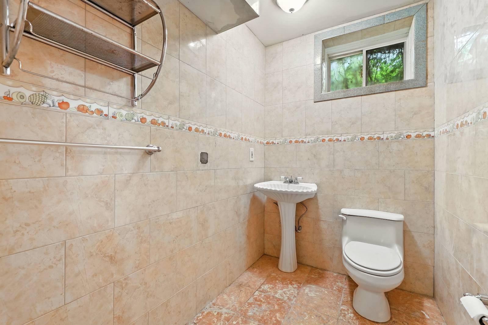 #35 photo, 42-19 214th pl, Bayside , NY 11361