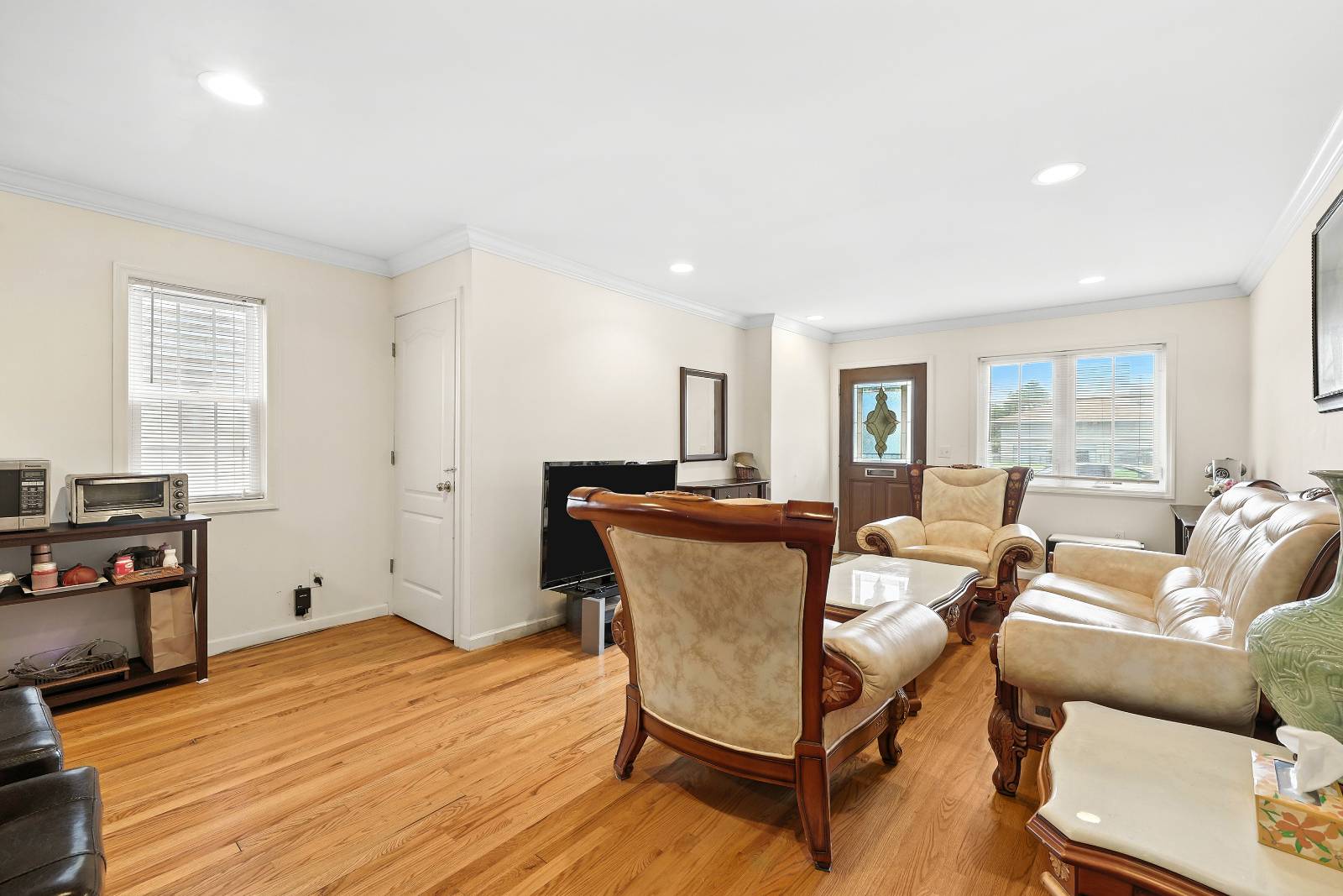 #5 photo, 42-19 214th pl, Bayside , NY 11361