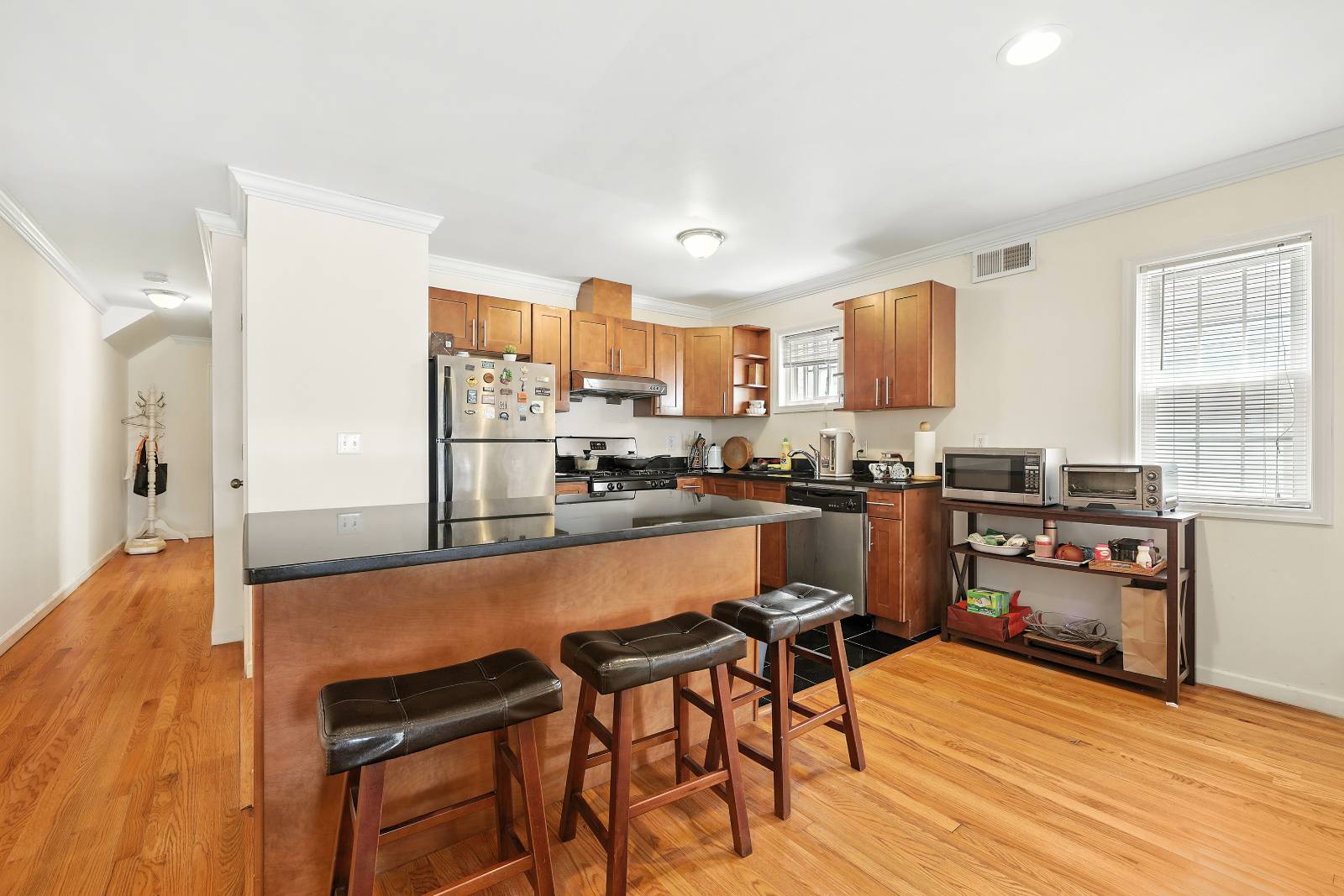 #7 photo, 42-19 214th pl, Bayside , NY 11361